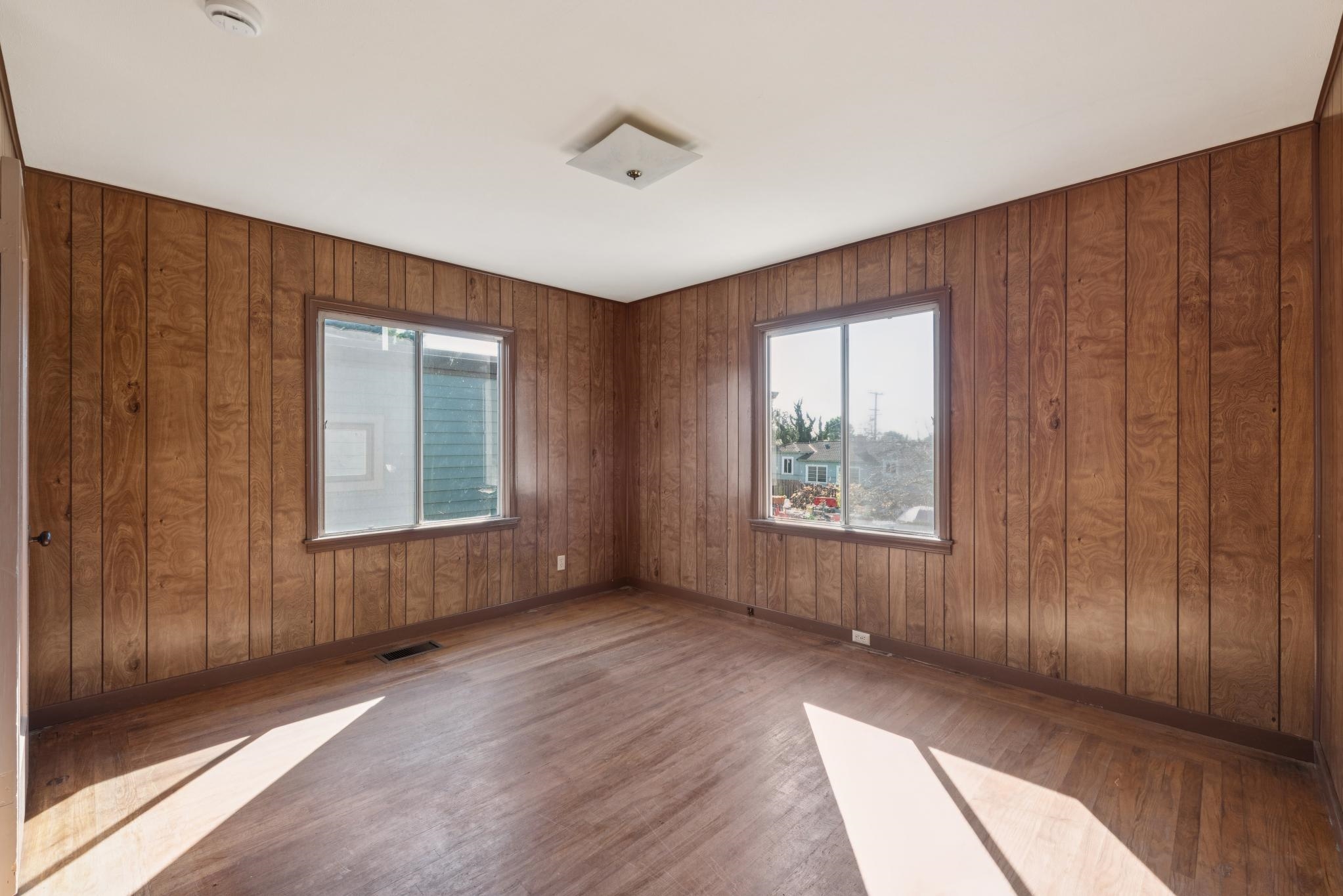 725 Pomona Ave