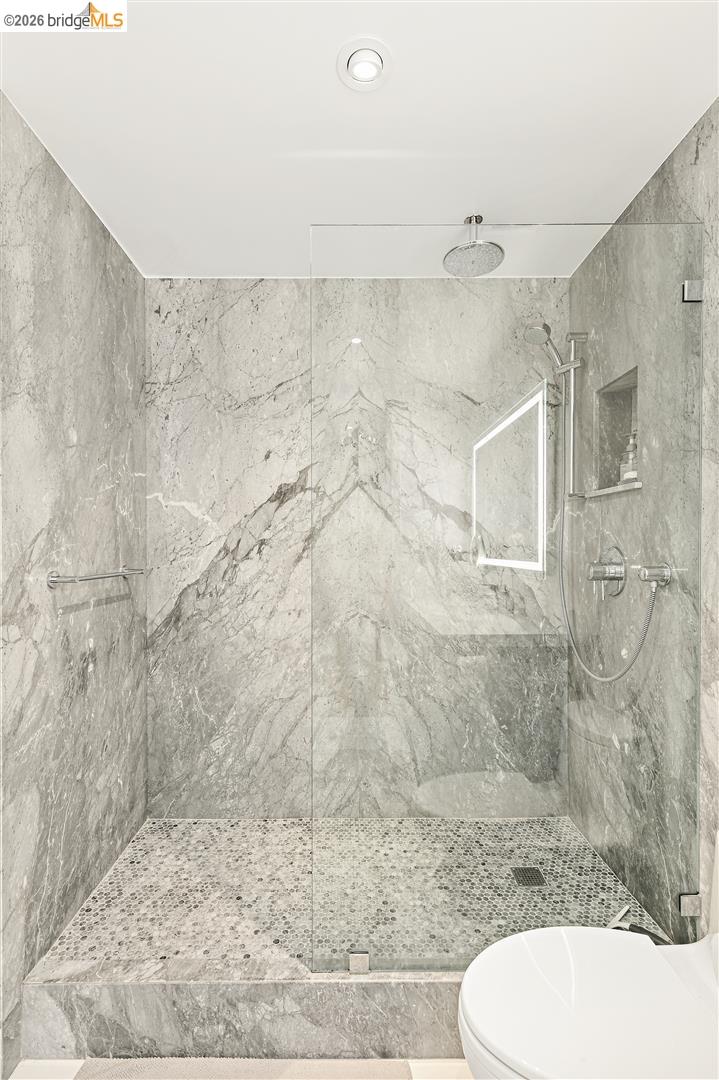 565 Bellevue Ave. # 1701