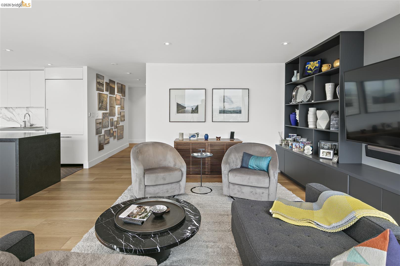 565 Bellevue Ave. # 1701