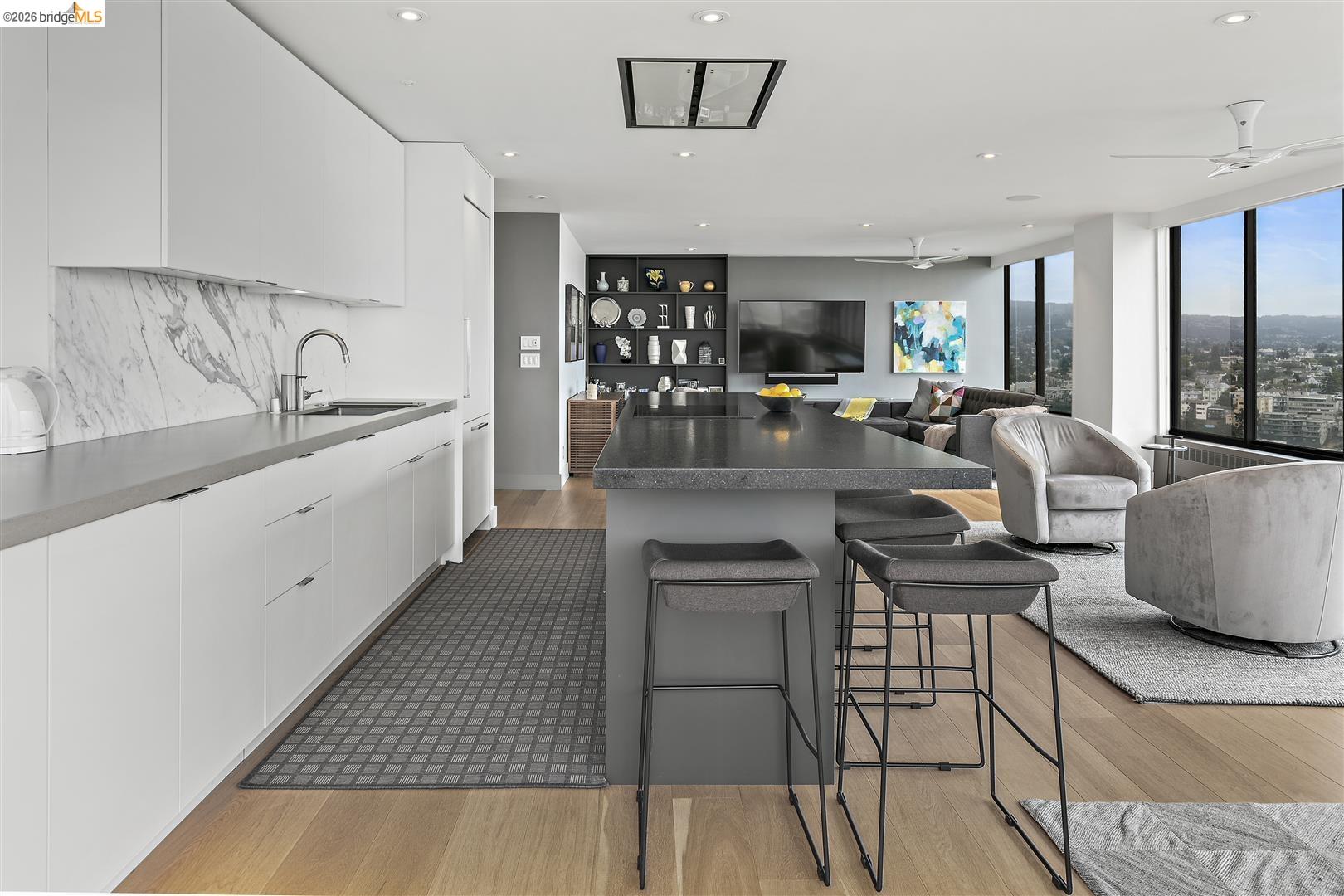 565 Bellevue Ave. # 1701