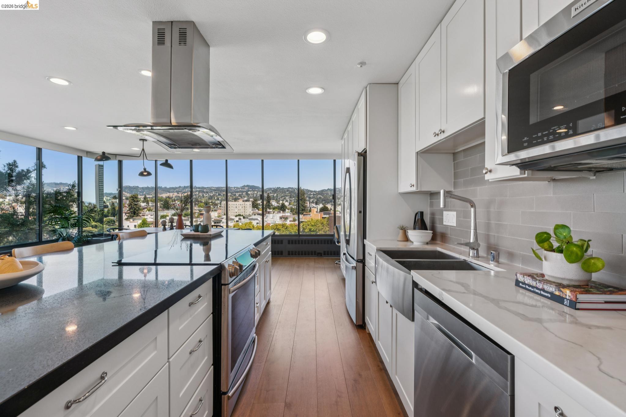 565 Bellevue Ave # 806