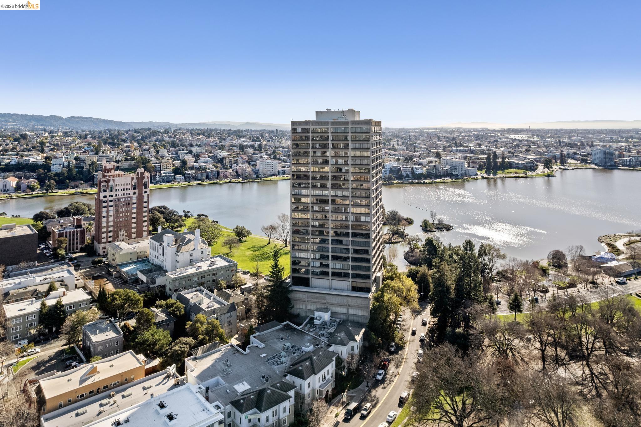 565 Bellevue Ave # 806