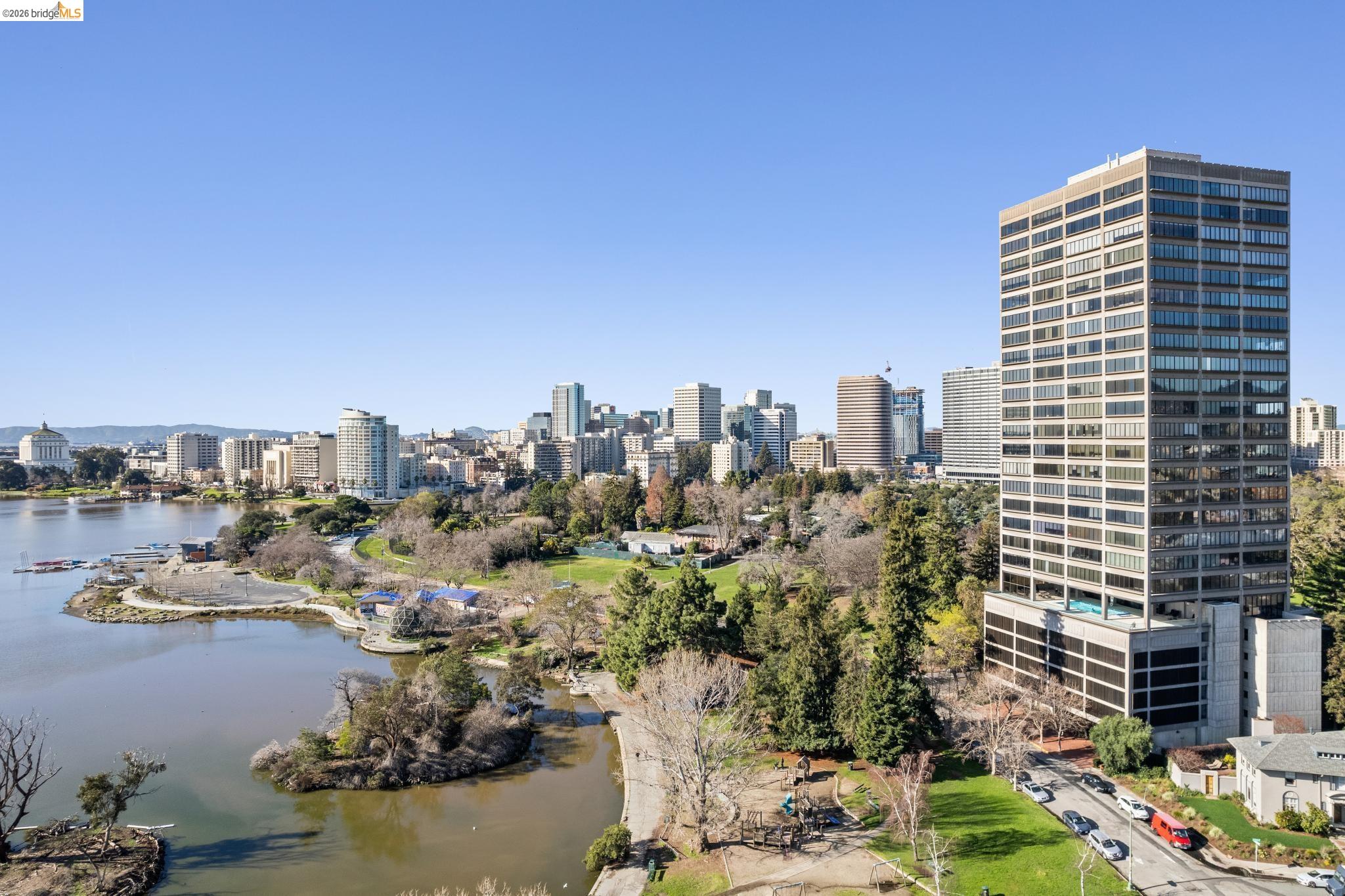 565 Bellevue Ave # 806