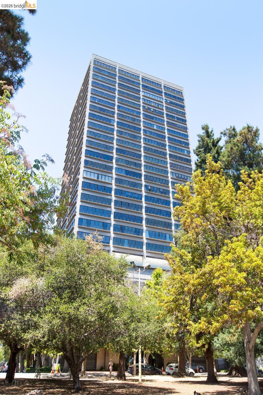 565 Bellevue Ave # 806