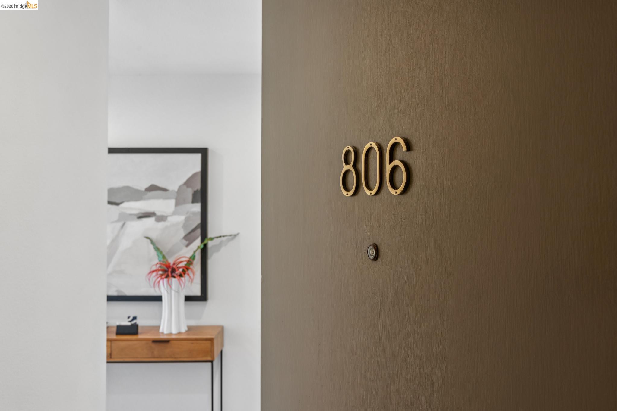 565 Bellevue Ave # 806