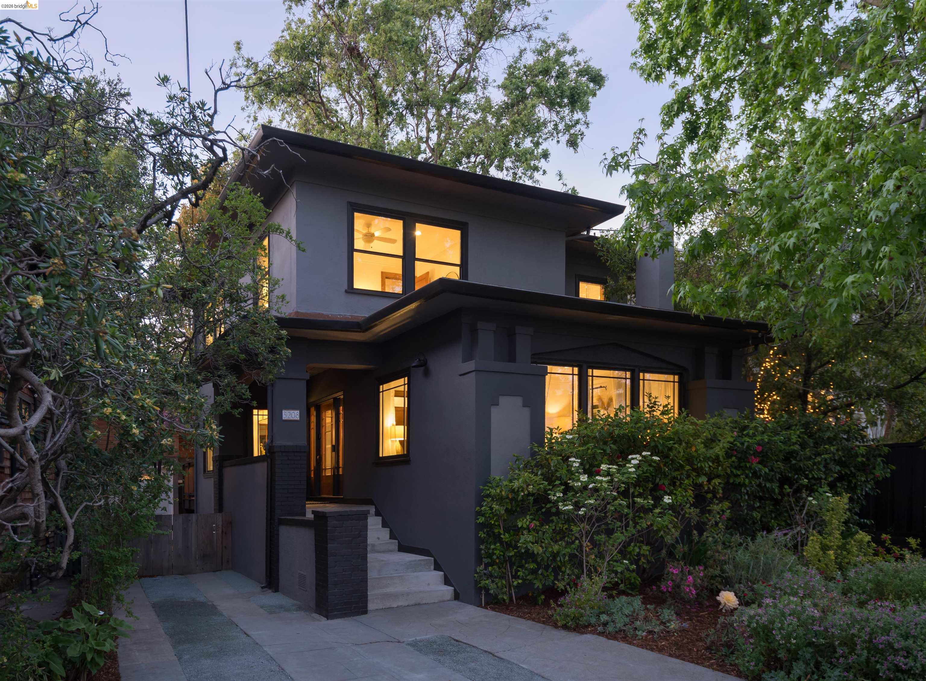 3208 Claremont Ave