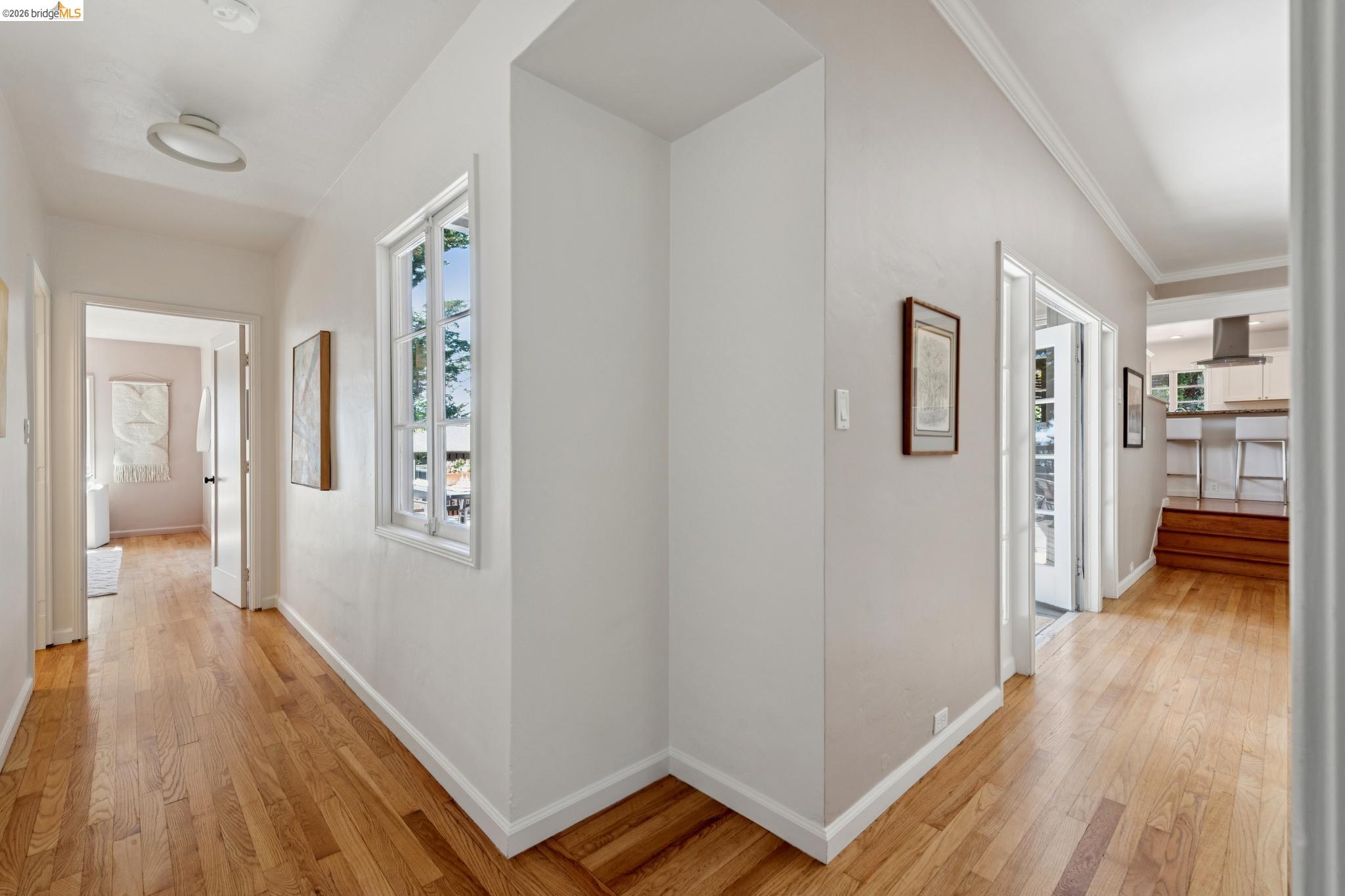 2339 Thackeray Dr