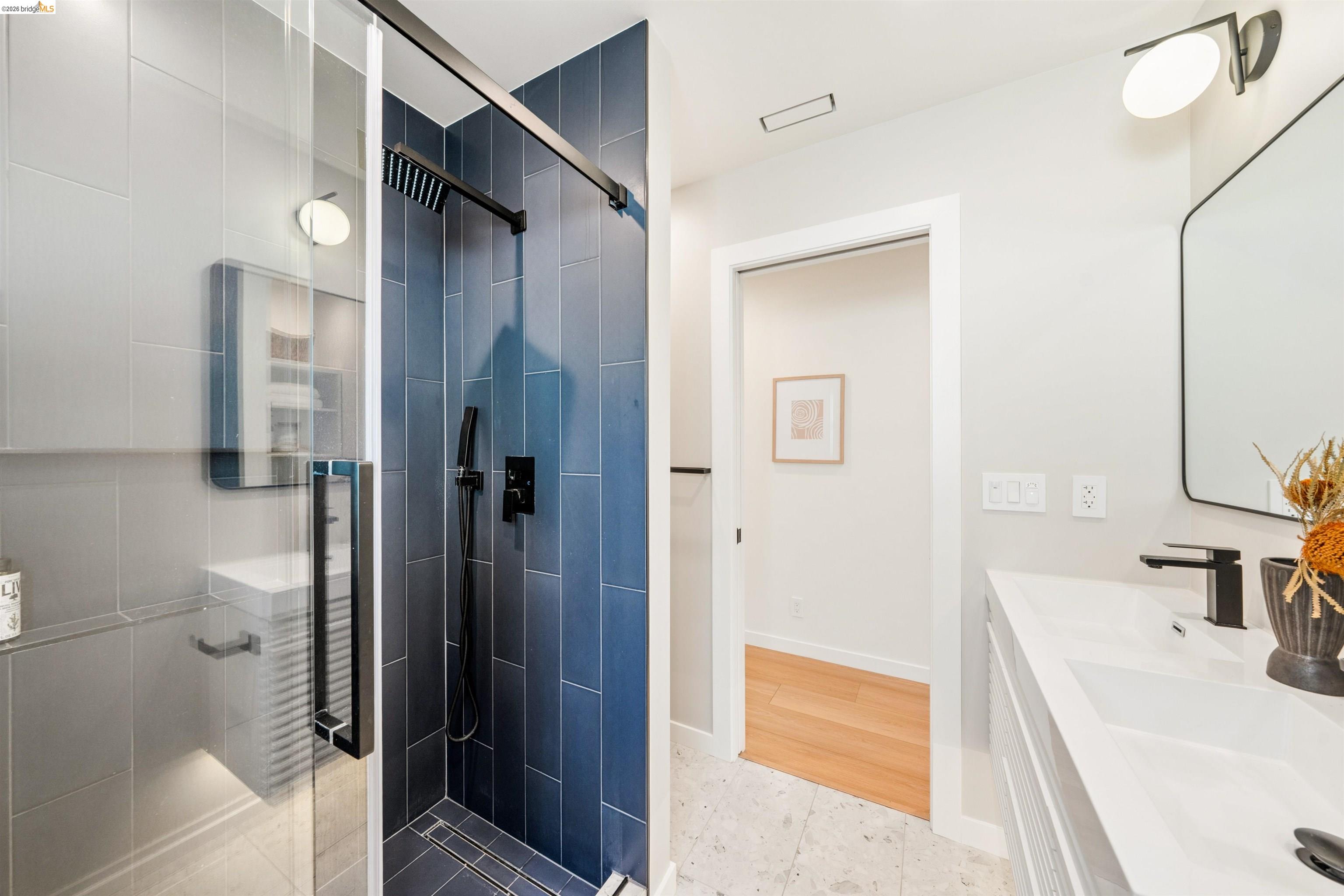 1537 Carleton St