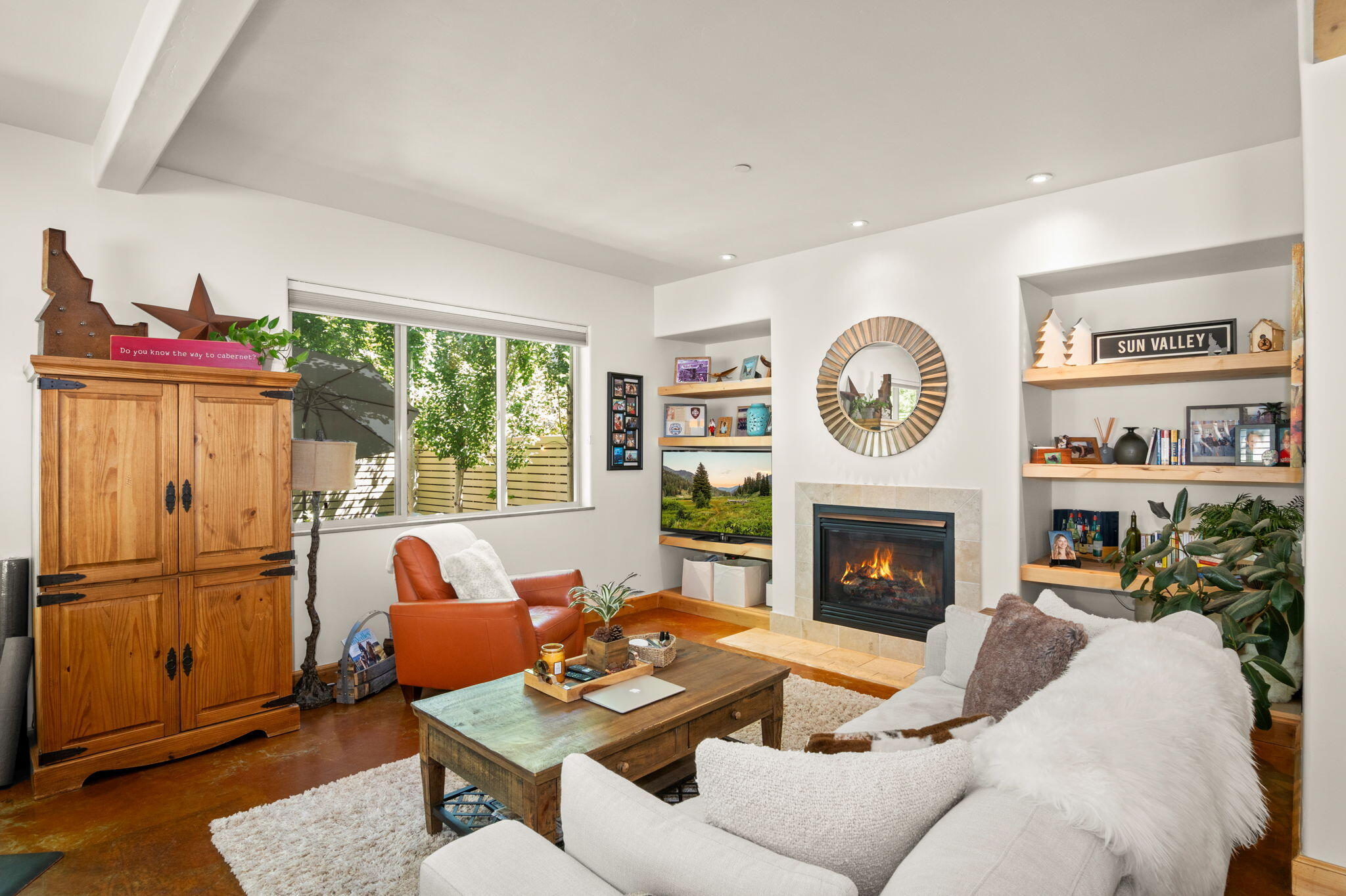 101 Four Seasons Way, 4