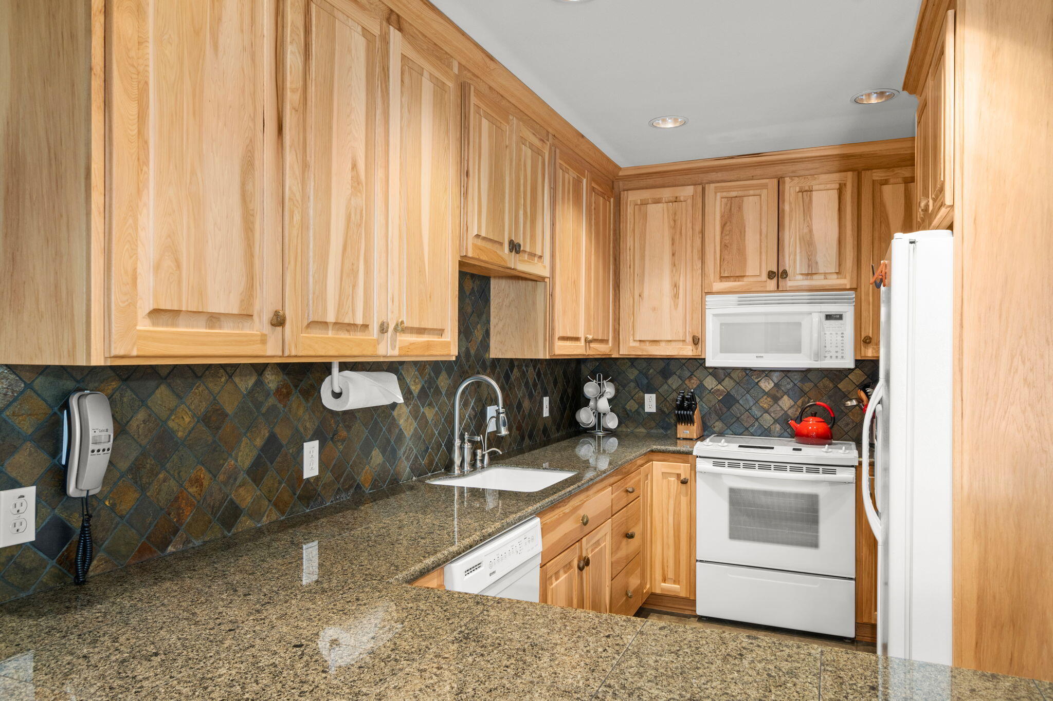 280 S 3rd Ave, 24