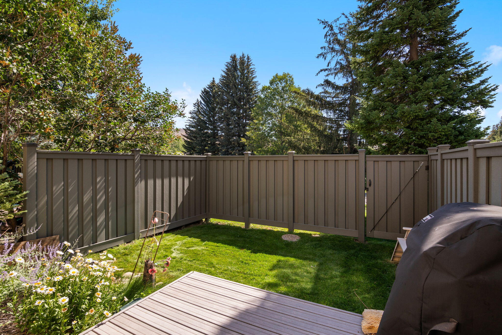 280 S 3rd Ave, 24