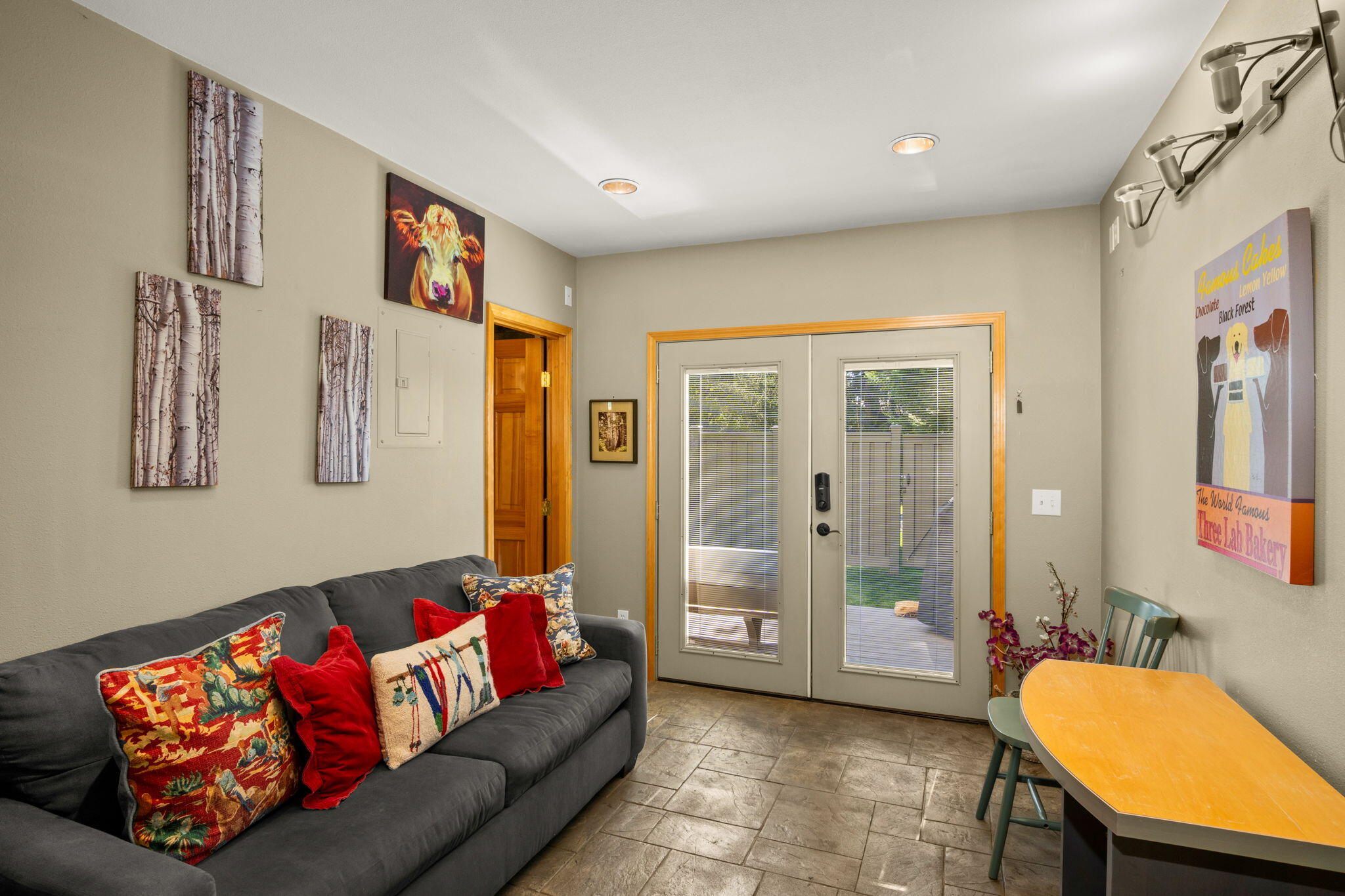 280 S 3rd Ave, 24
