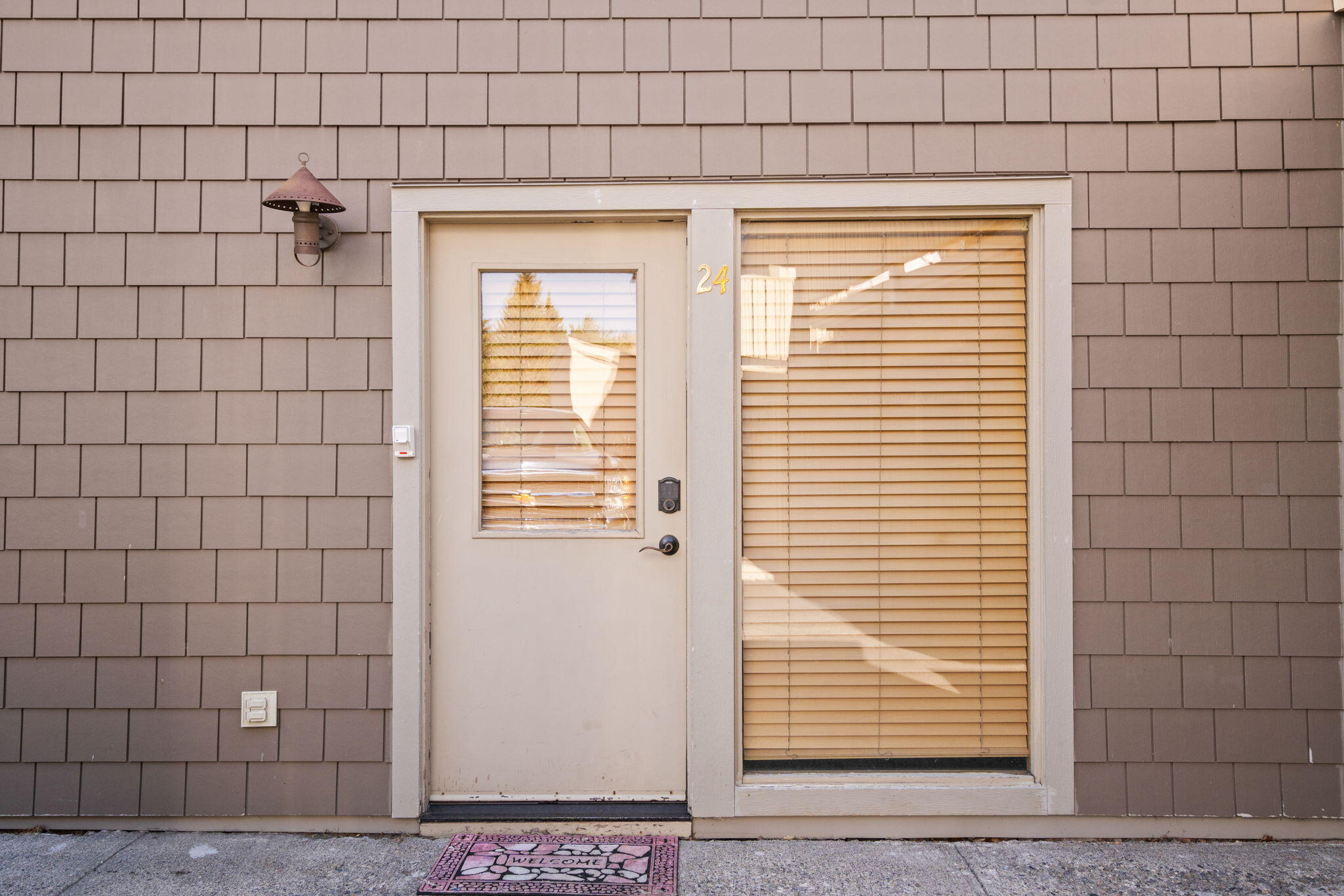 280 S 3rd Ave, 24
