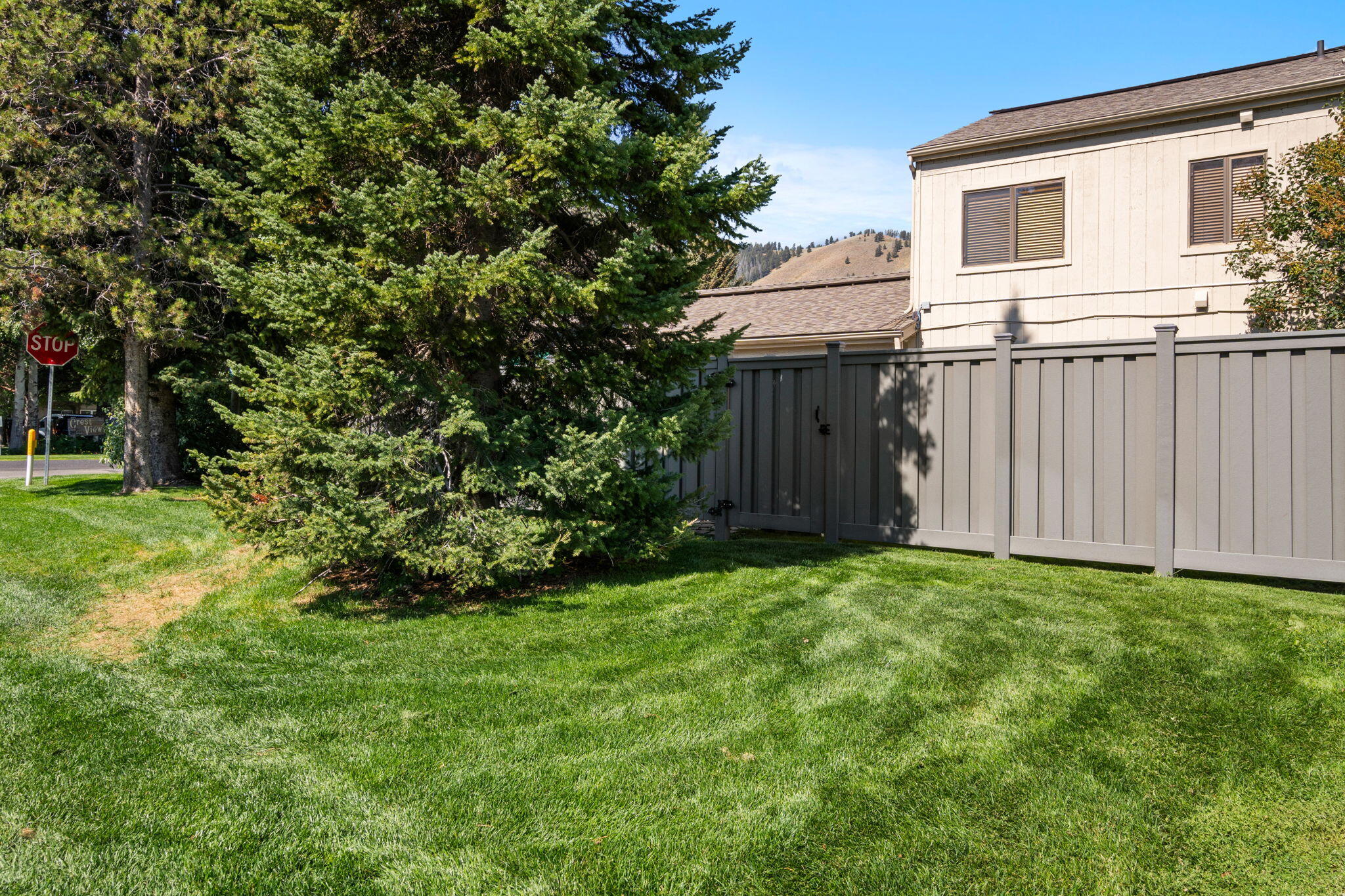 280 S 3rd Ave, 24