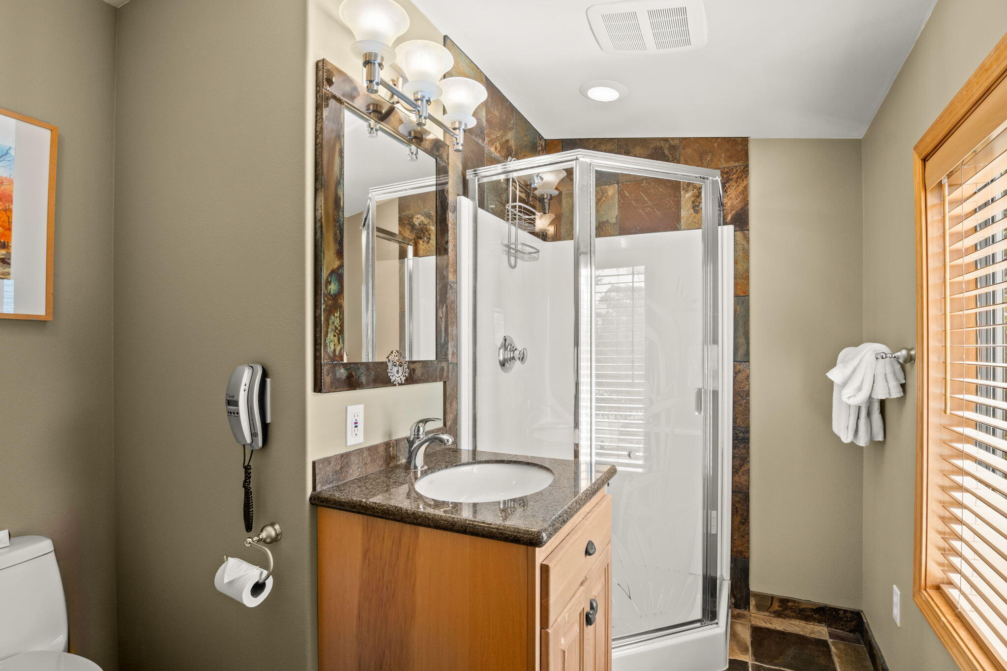 280 S 3rd Ave, 24
