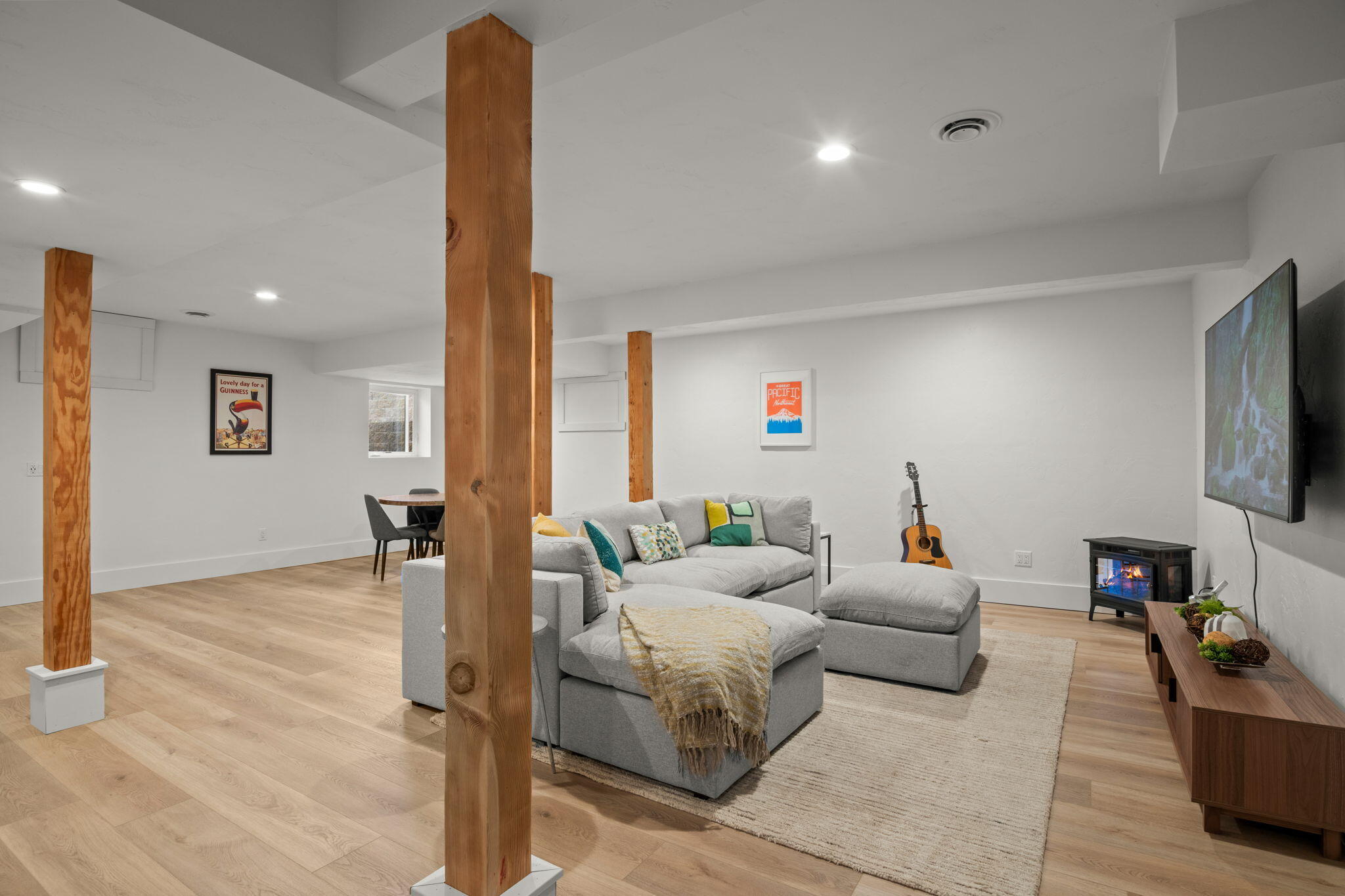 891 Foxmoor Dr