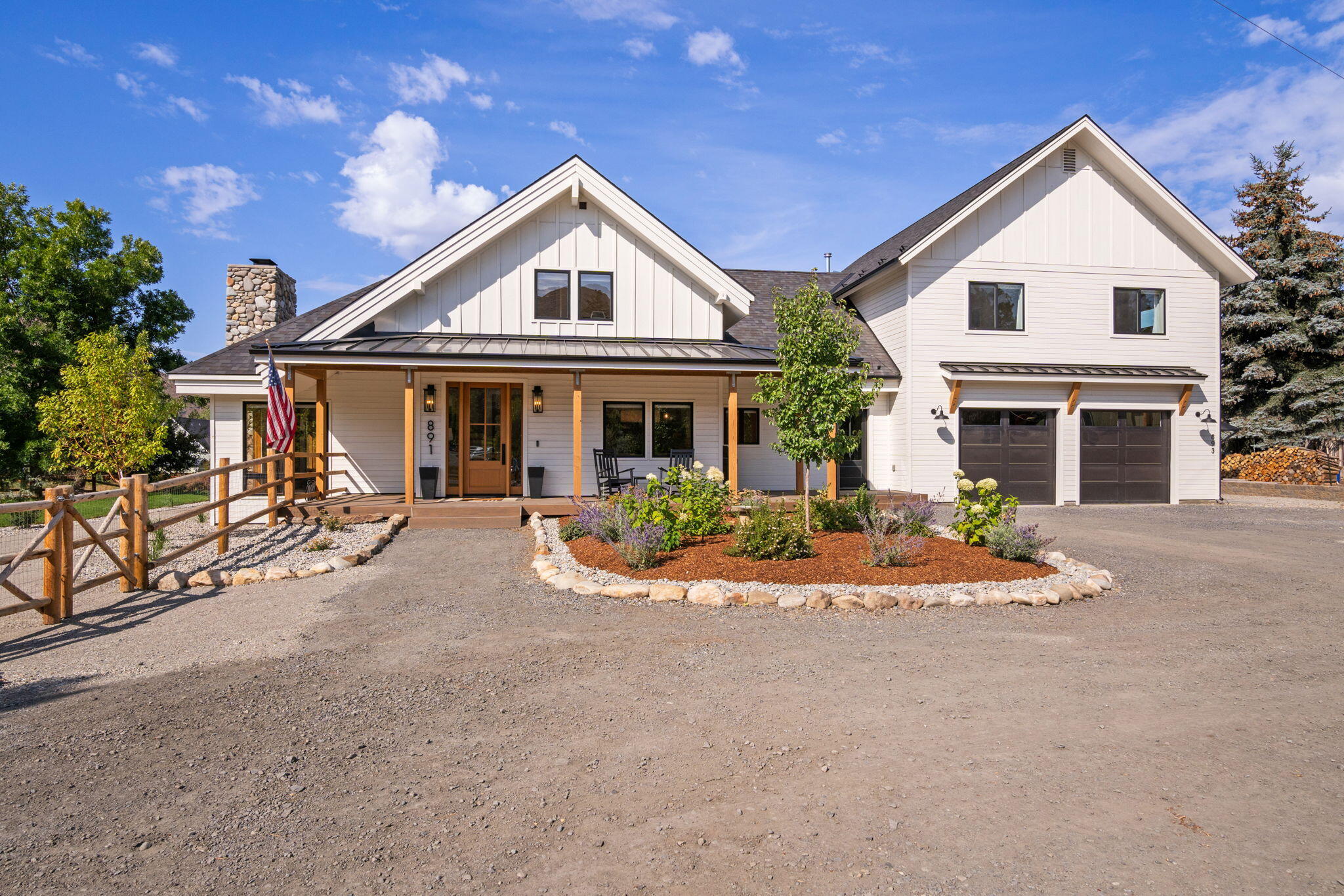 891 Foxmoor Dr