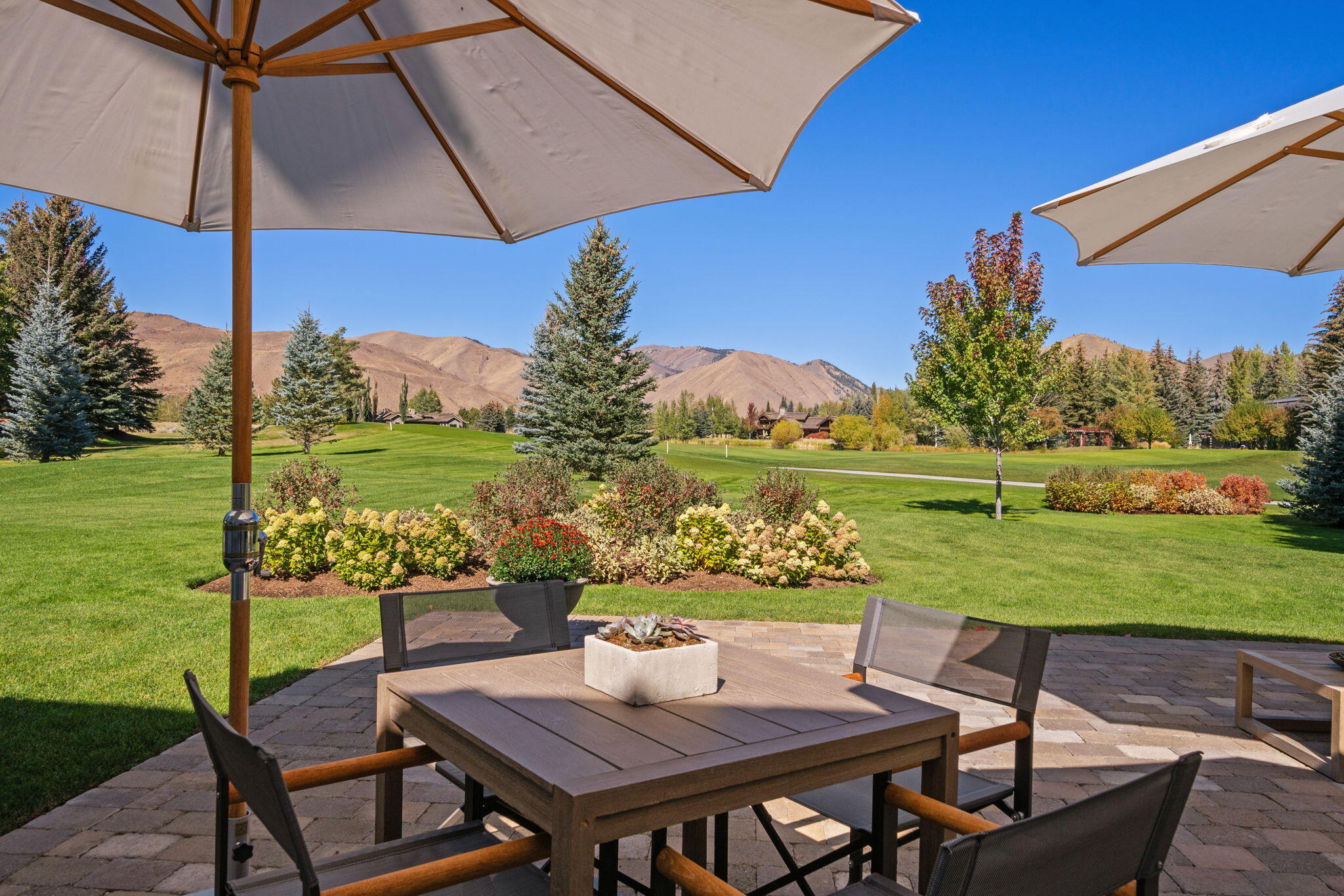 11 HIDDEN LAKE Dr