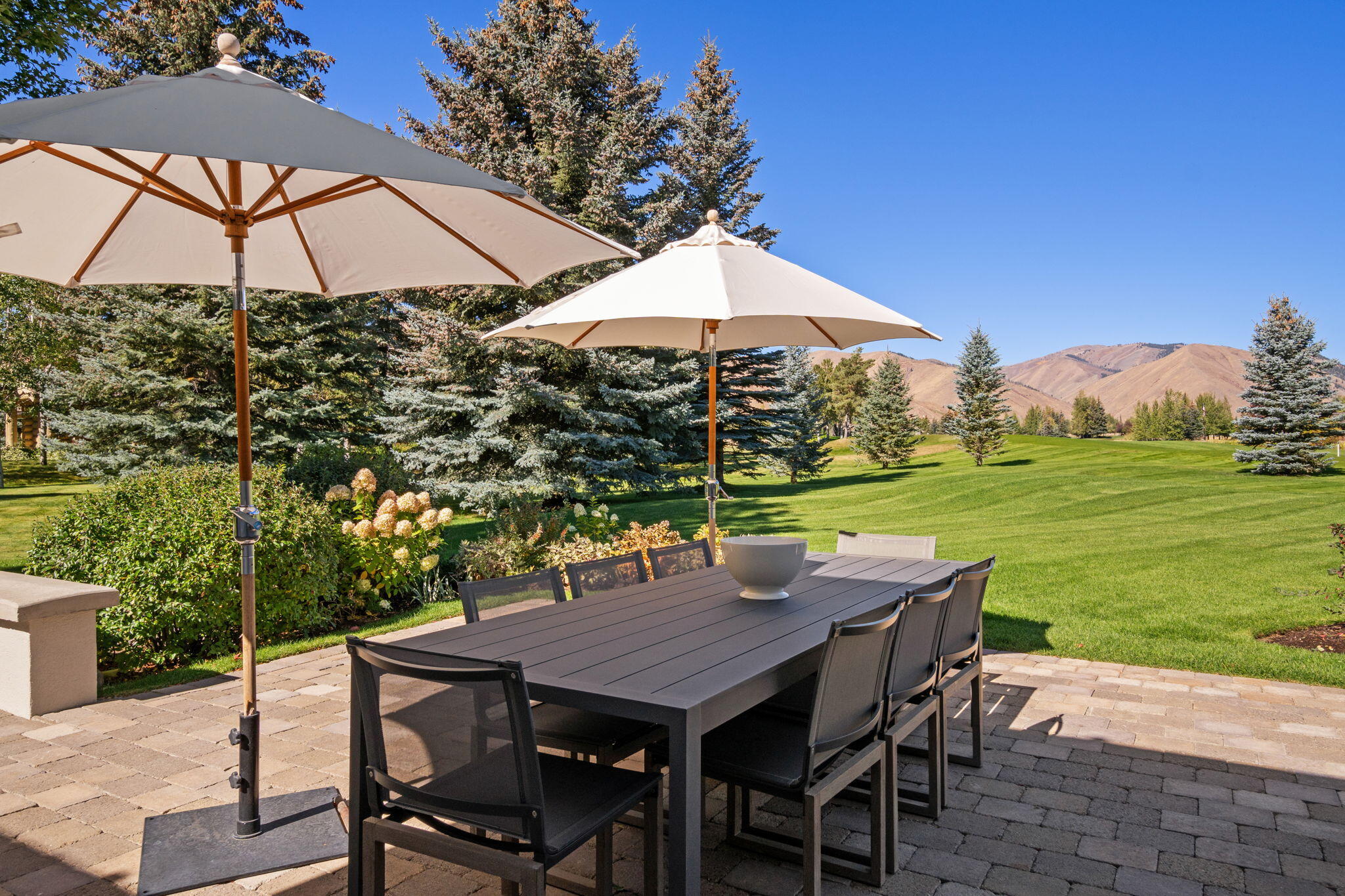 11 HIDDEN LAKE Dr
