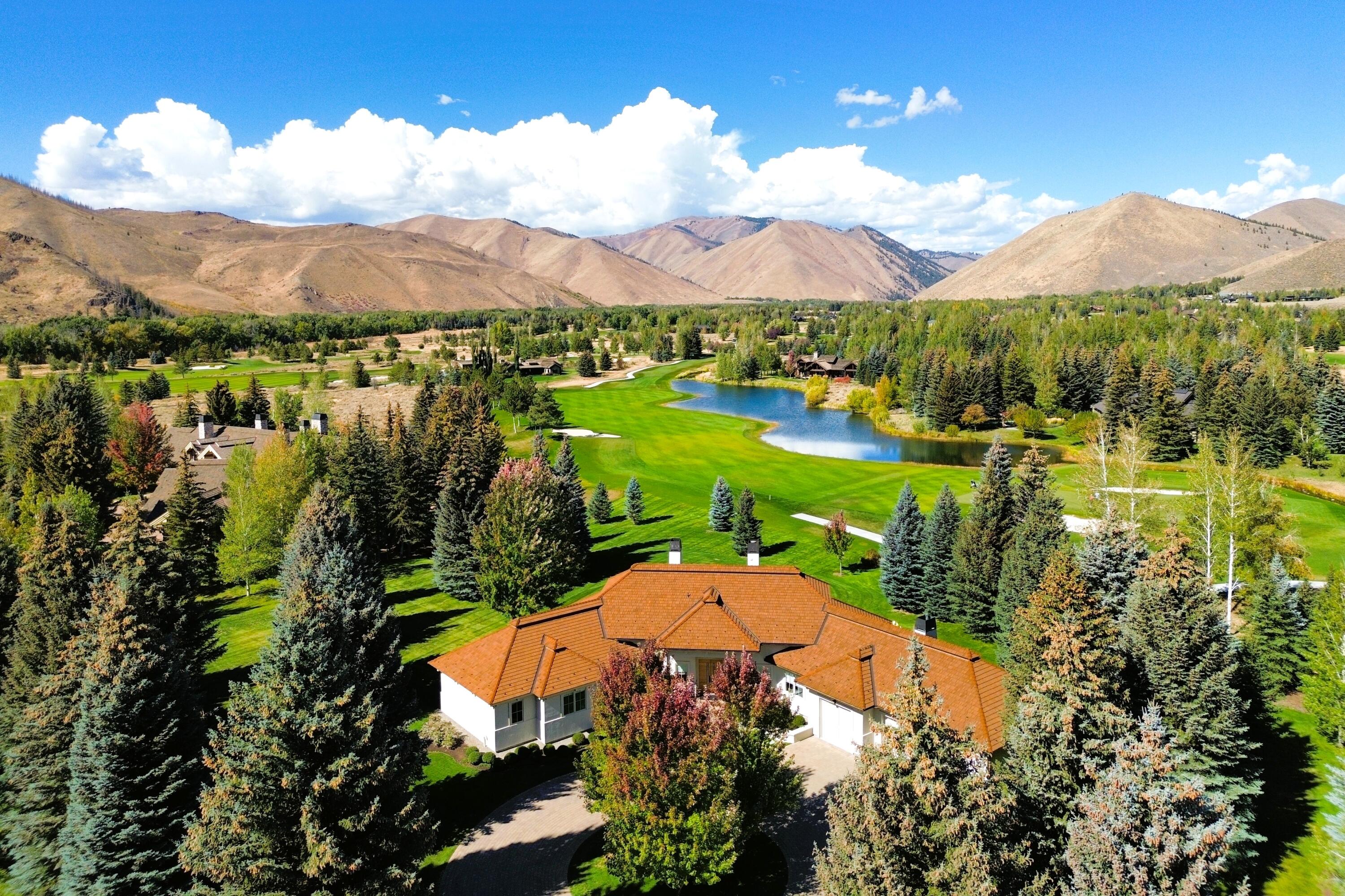 11 HIDDEN LAKE Dr