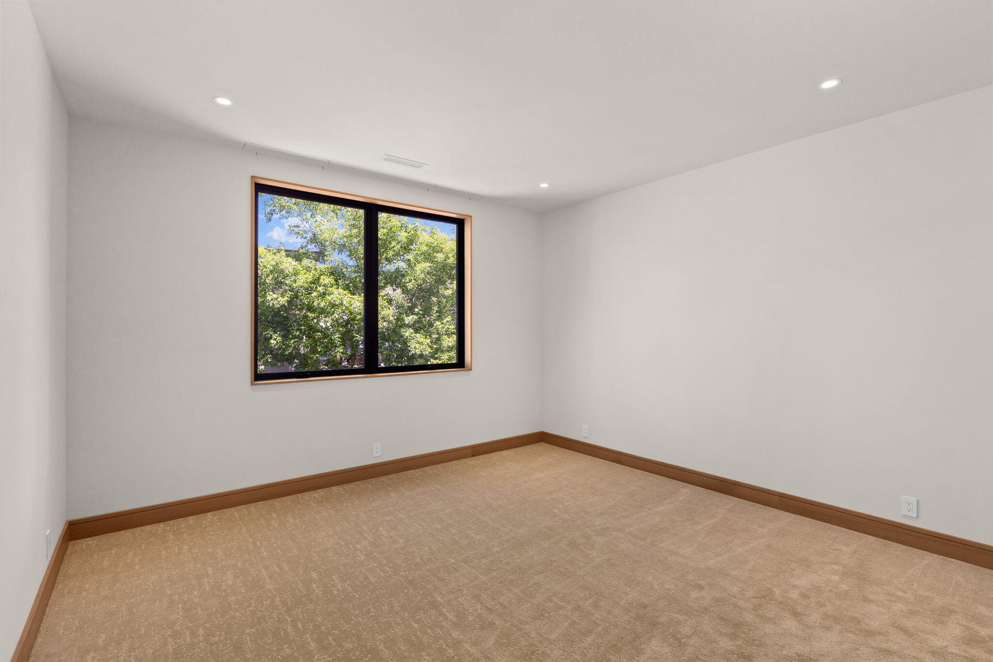 460 N Main St 302