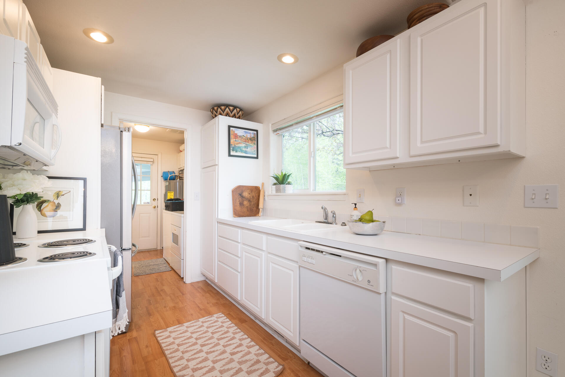 100 & 200 Trout Lane