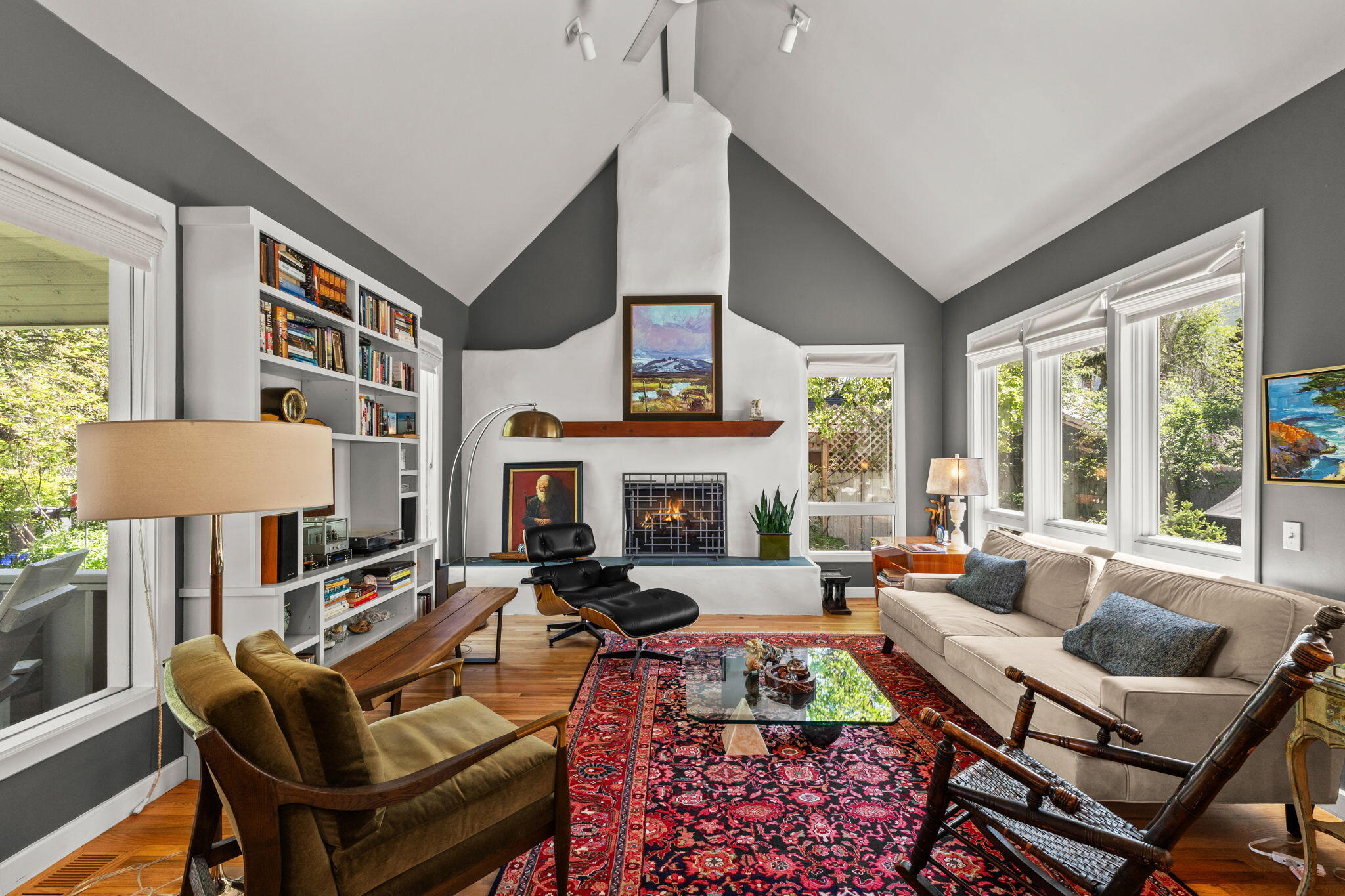211 N 2nd Ave