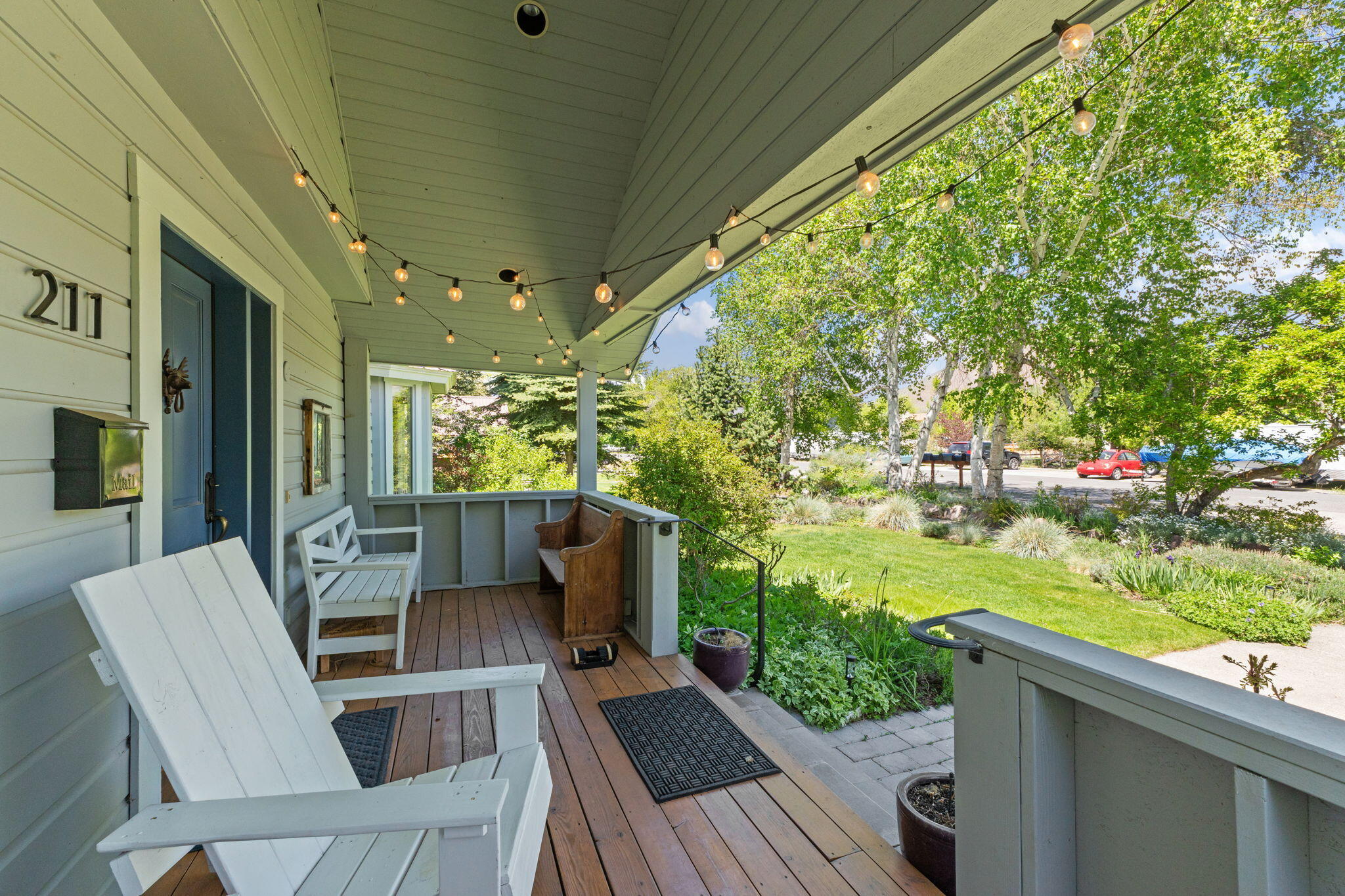 211 N 2nd Ave