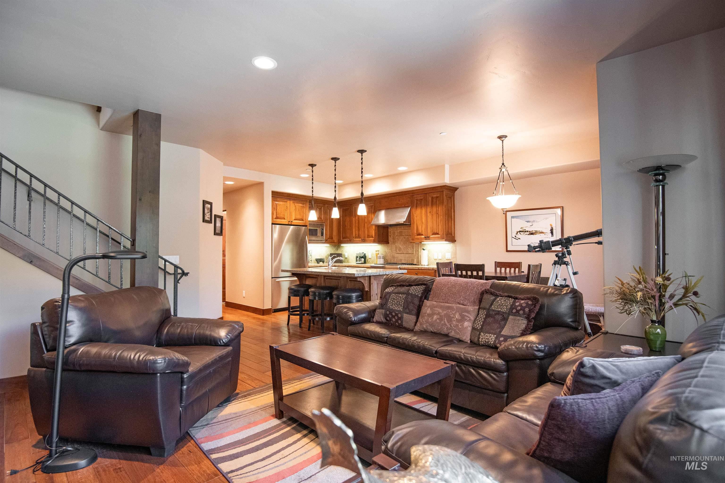 409 S Main # 6A Unit: #6A