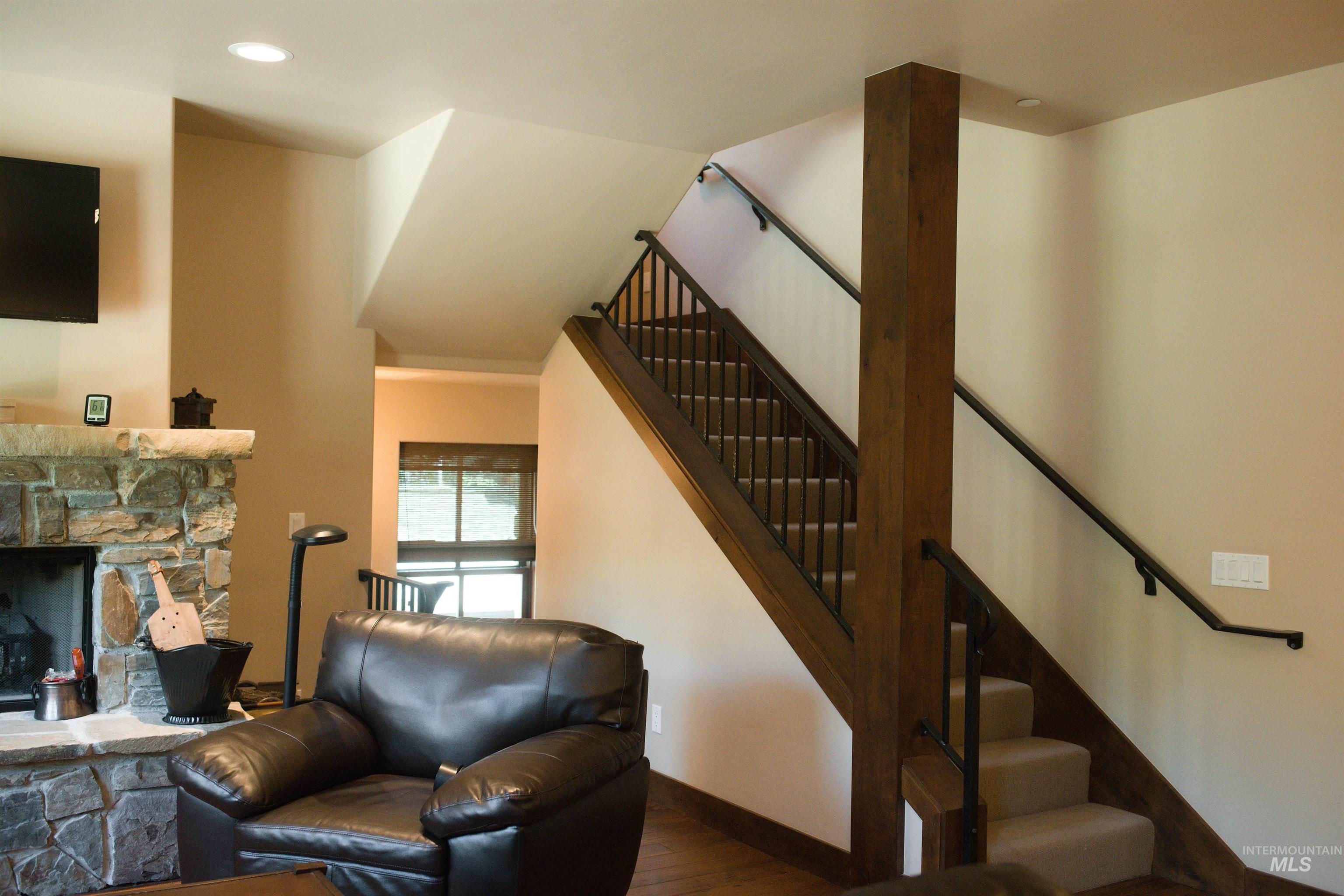 409 S Main # 6A Unit: #6A