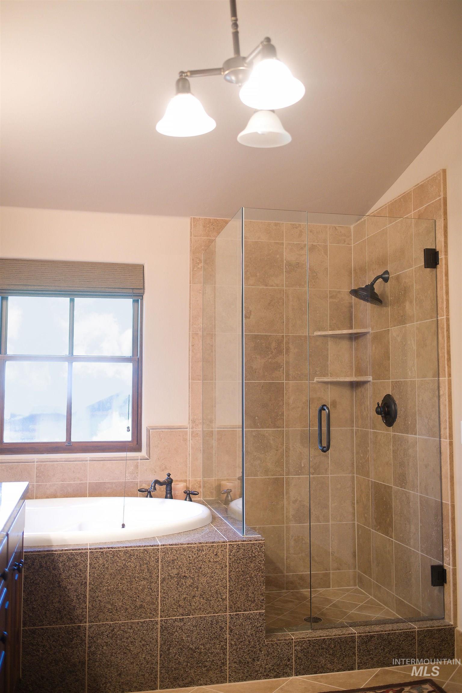 409 S Main # 6A Unit: #6A