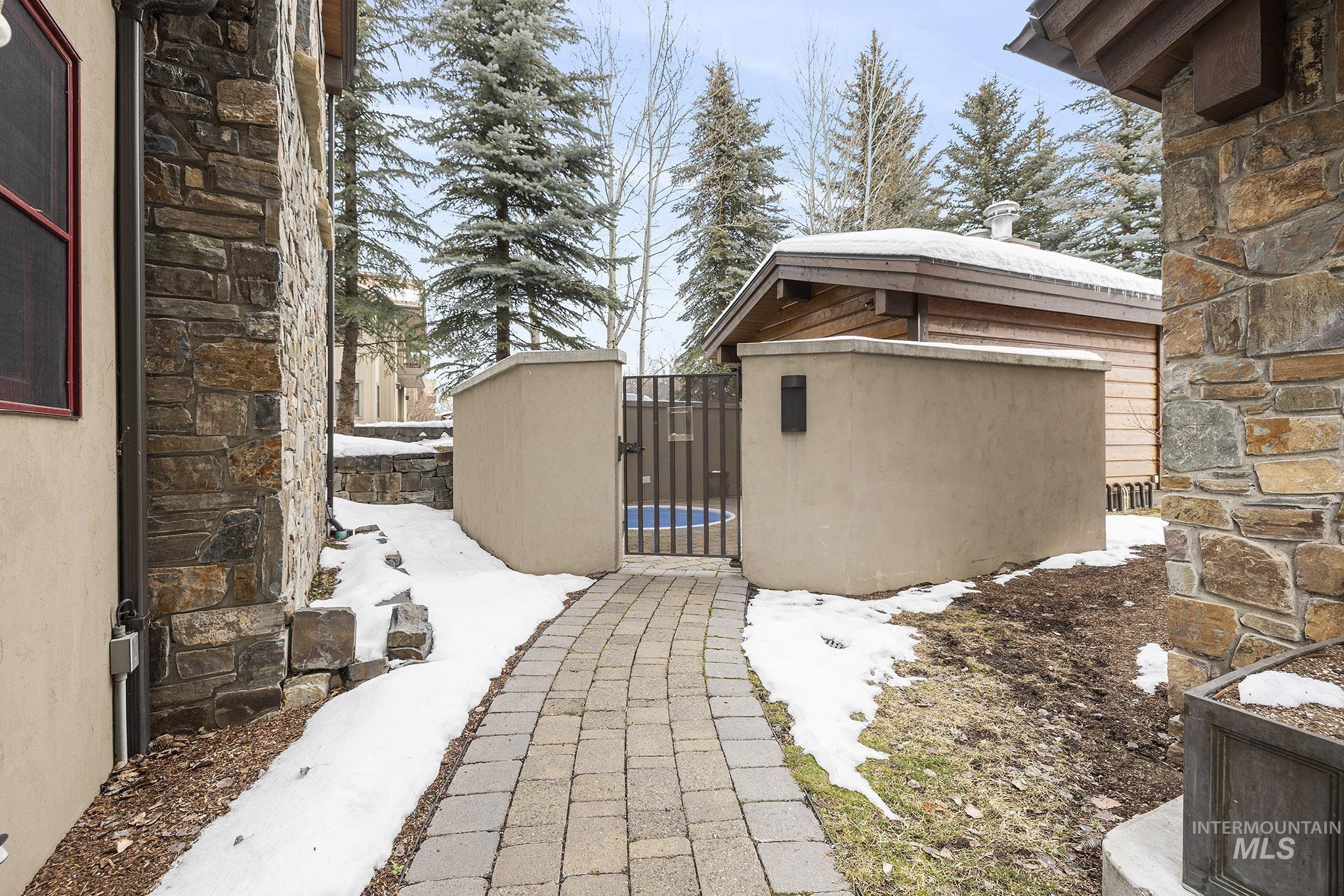 409 S Main # 6A Unit: #6A