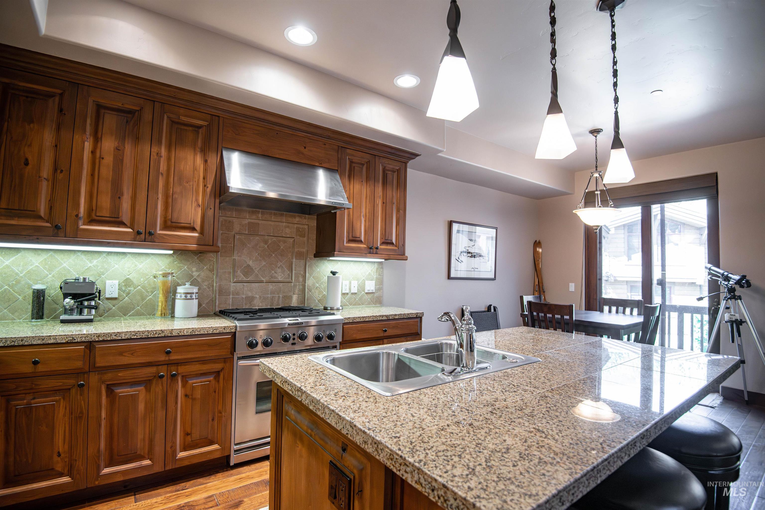 409 S Main # 6A Unit: #6A