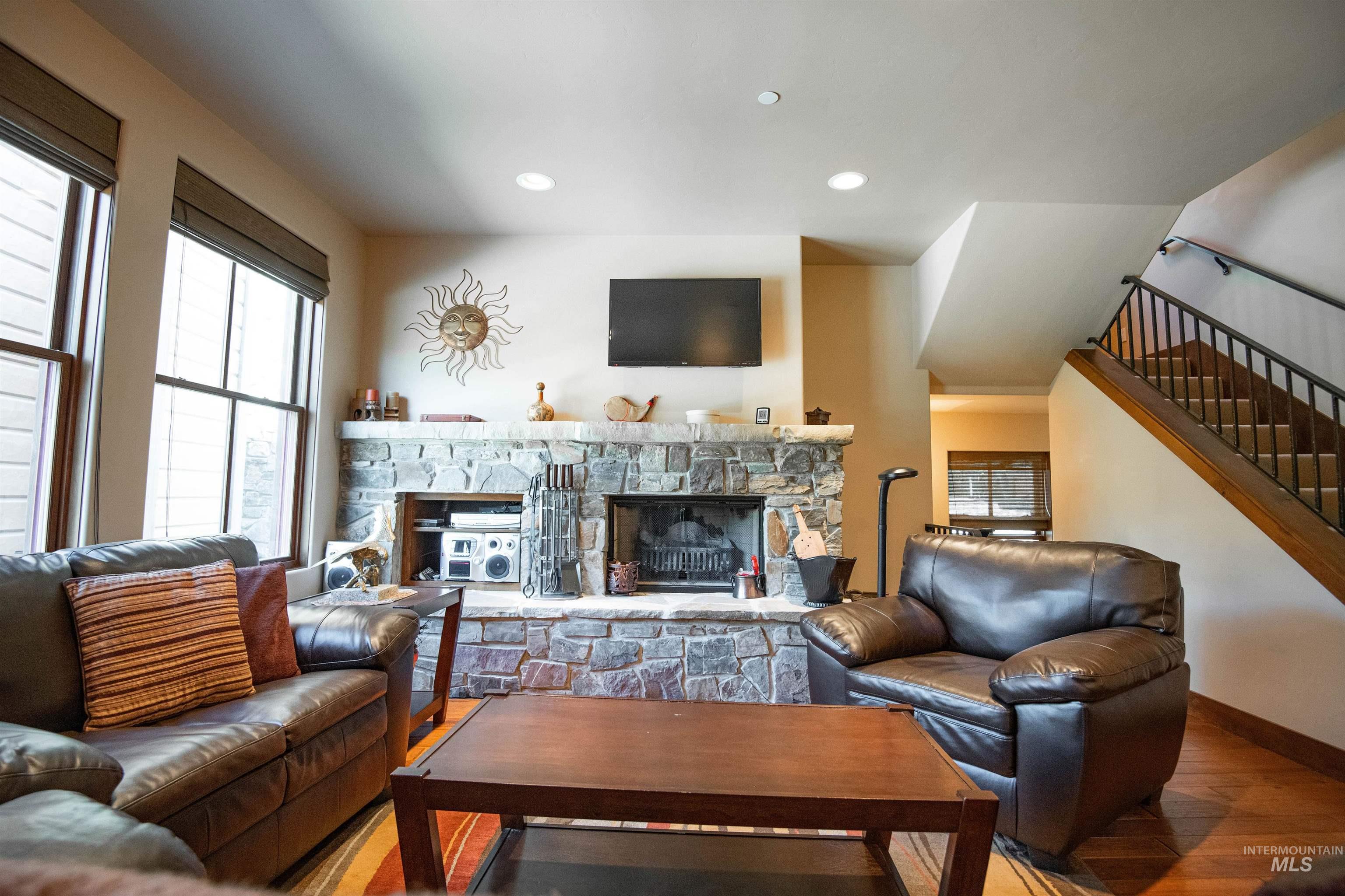 409 S Main # 6A Unit: #6A