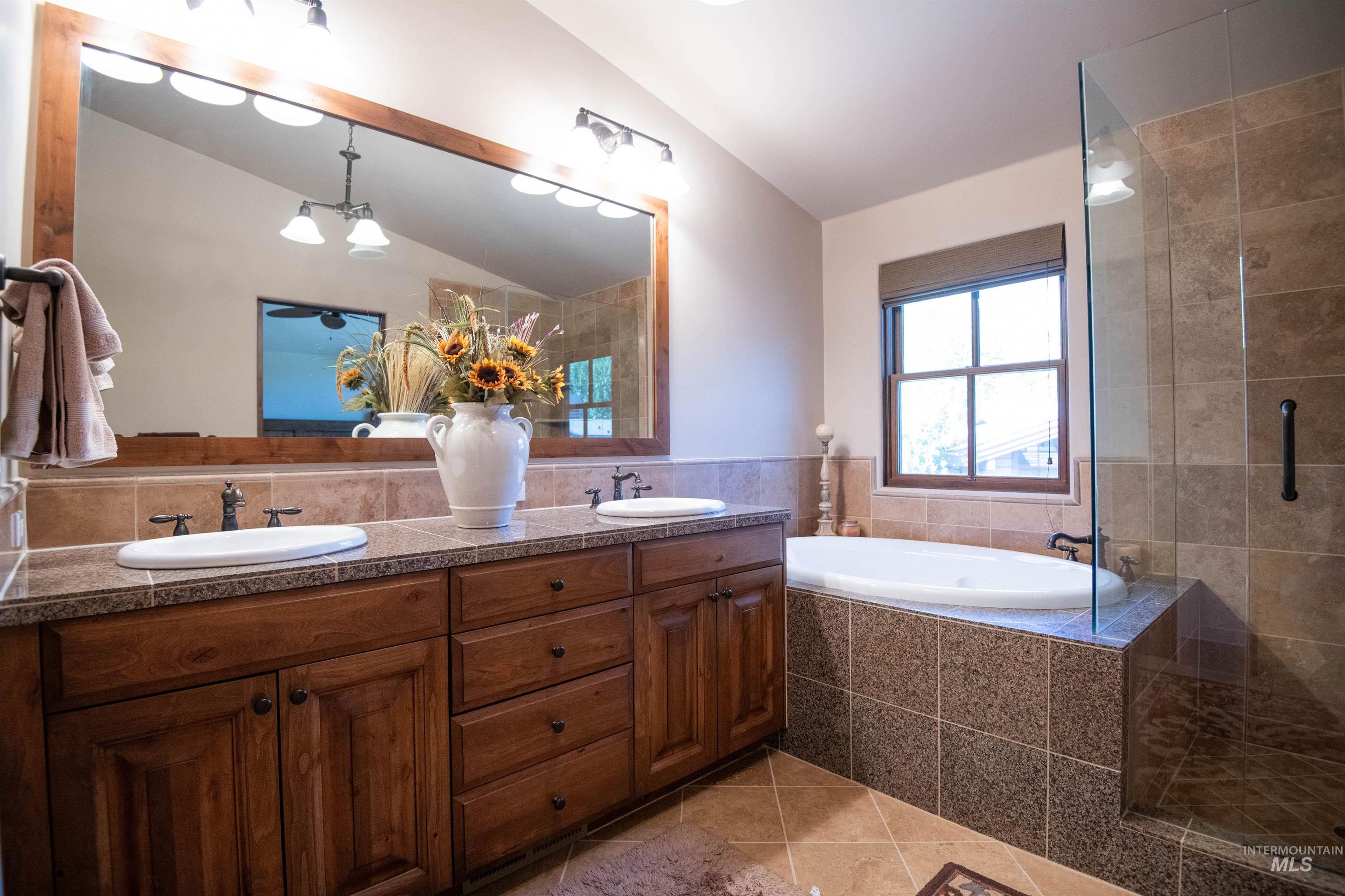 409 S Main # 6A Unit: #6A