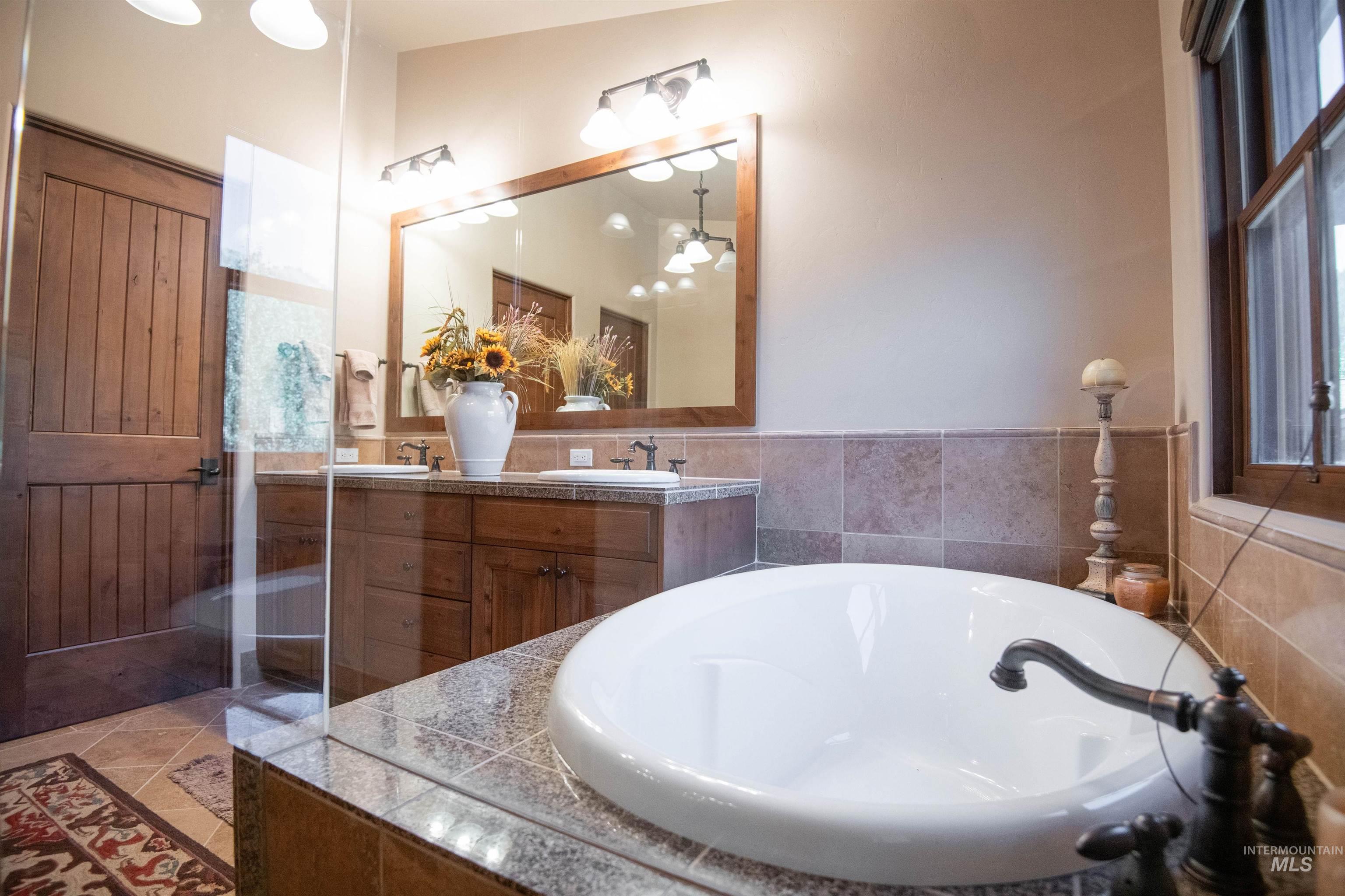 409 S Main # 6A Unit: #6A