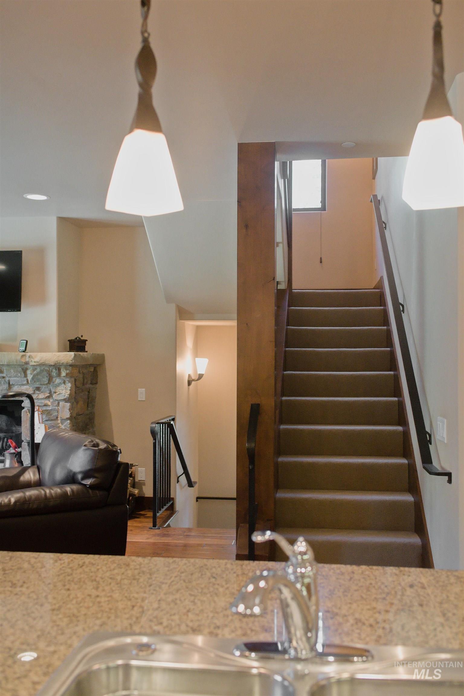 409 S Main # 6A Unit: #6A