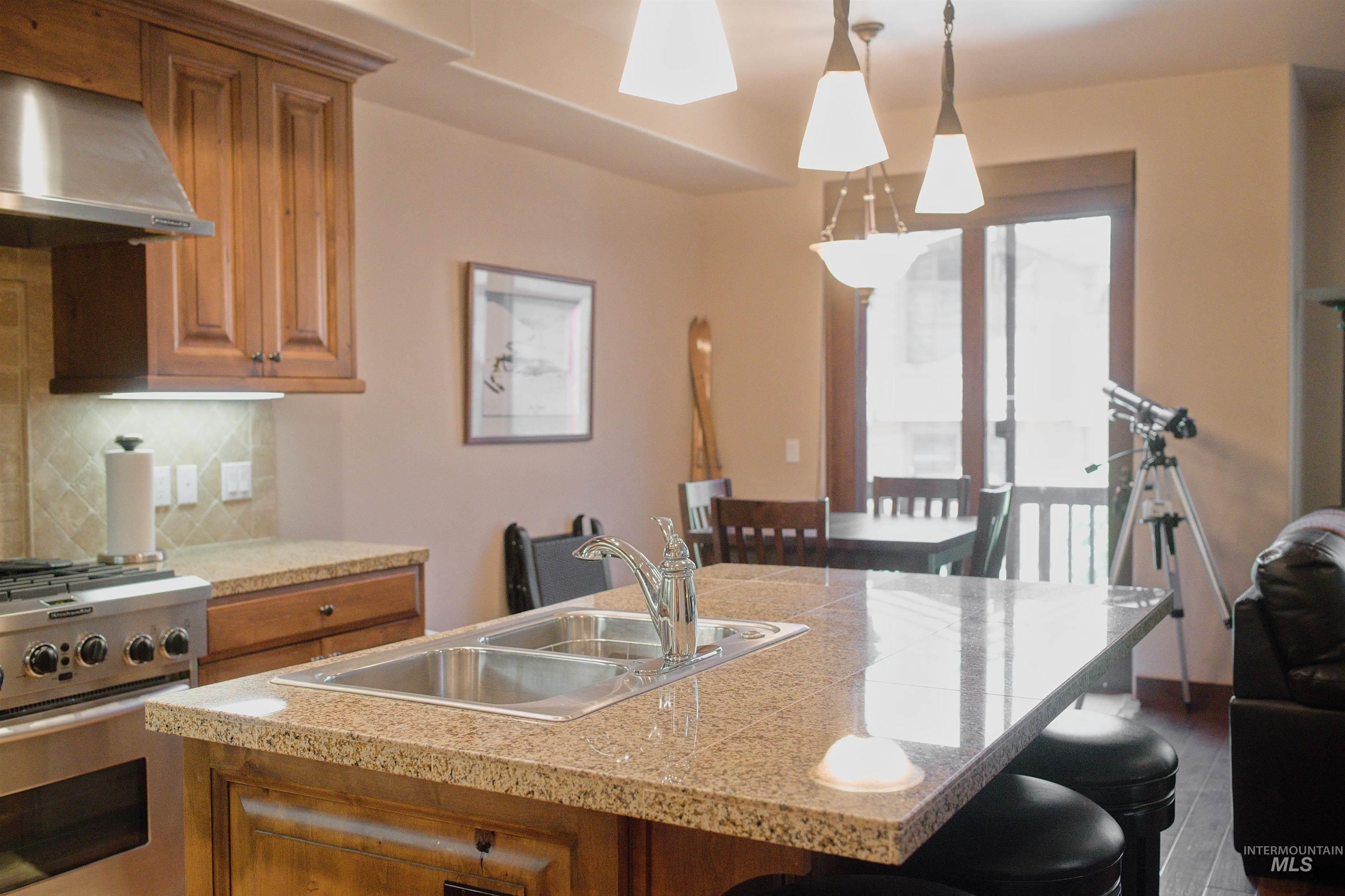 409 S Main # 6A Unit: #6A