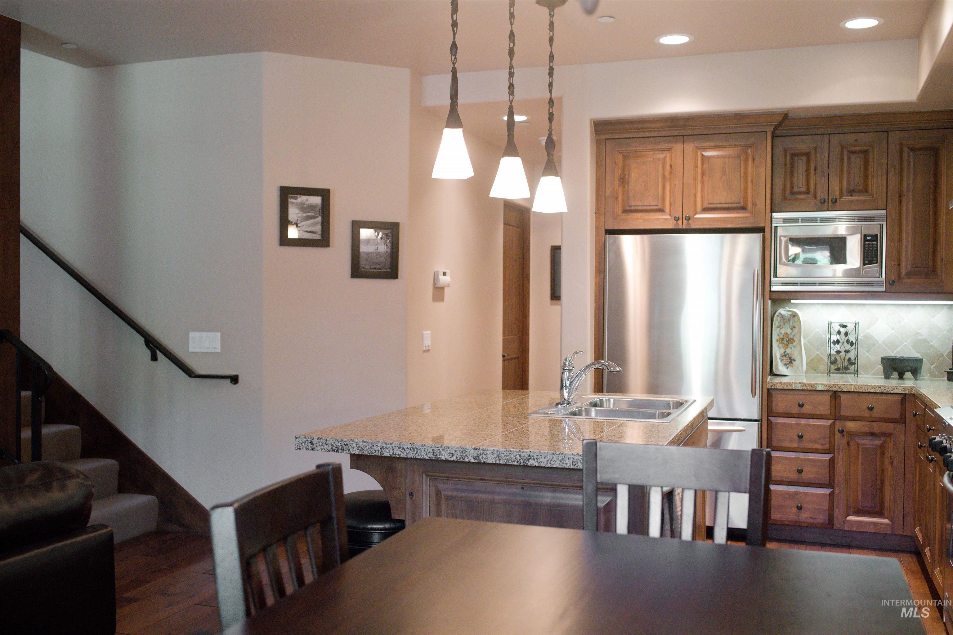 409 S Main # 6A Unit: #6A