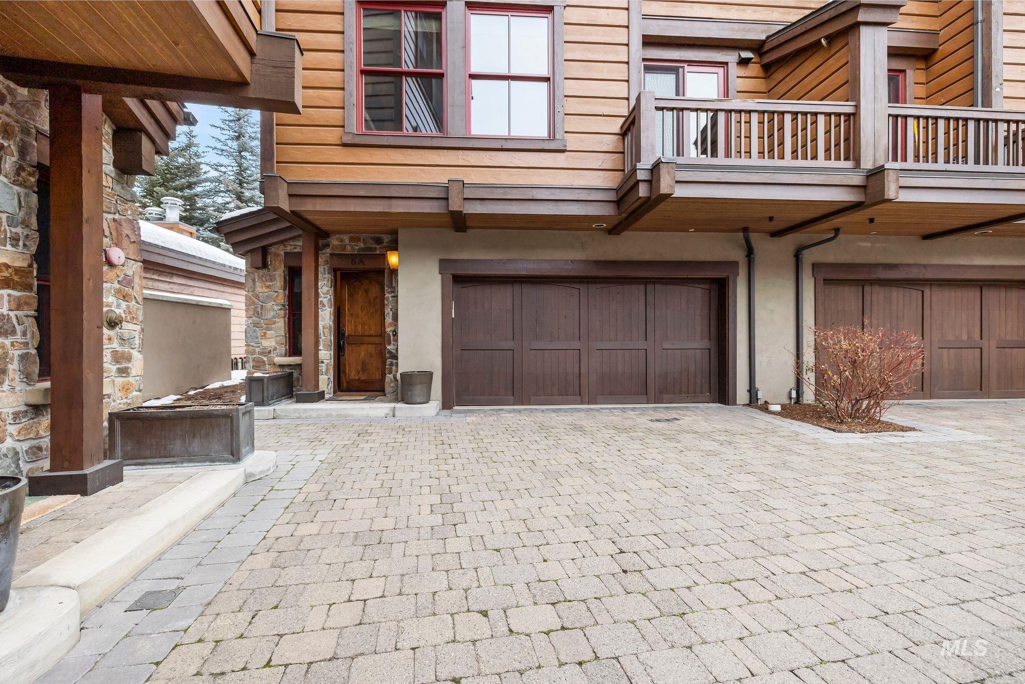 409 S Main # 6A Unit: #6A