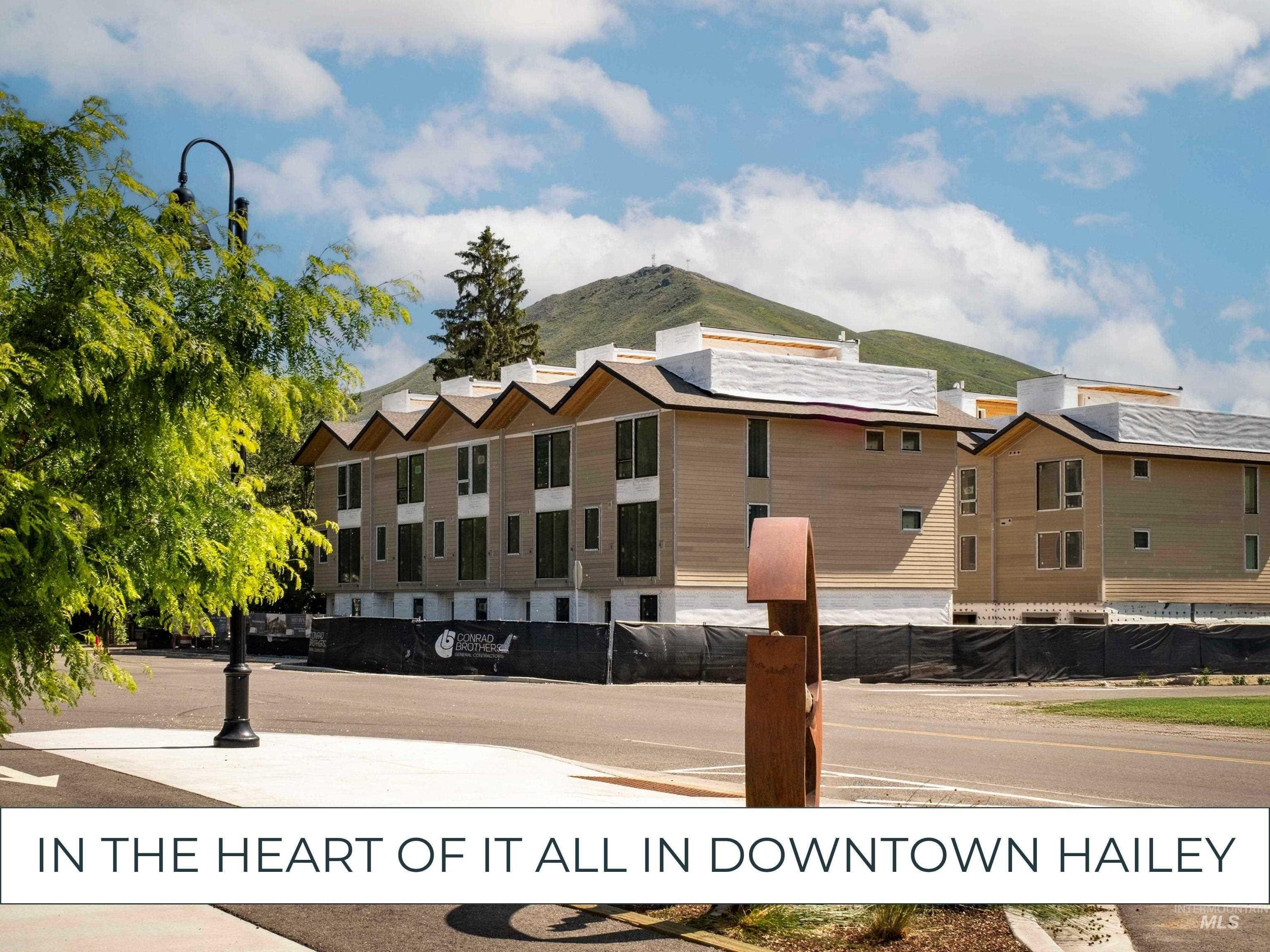 317 N River Street Unit 5