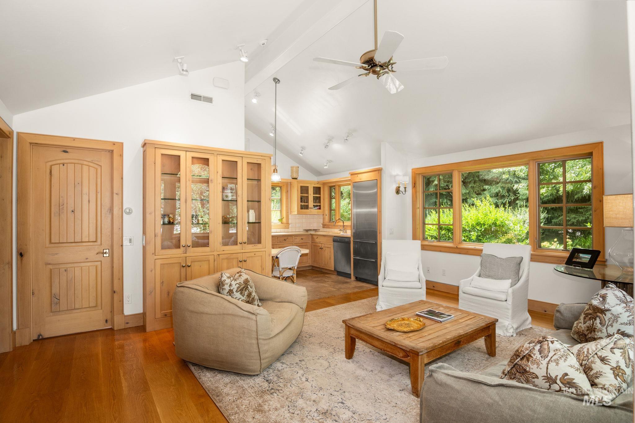 7 Rose Ct
