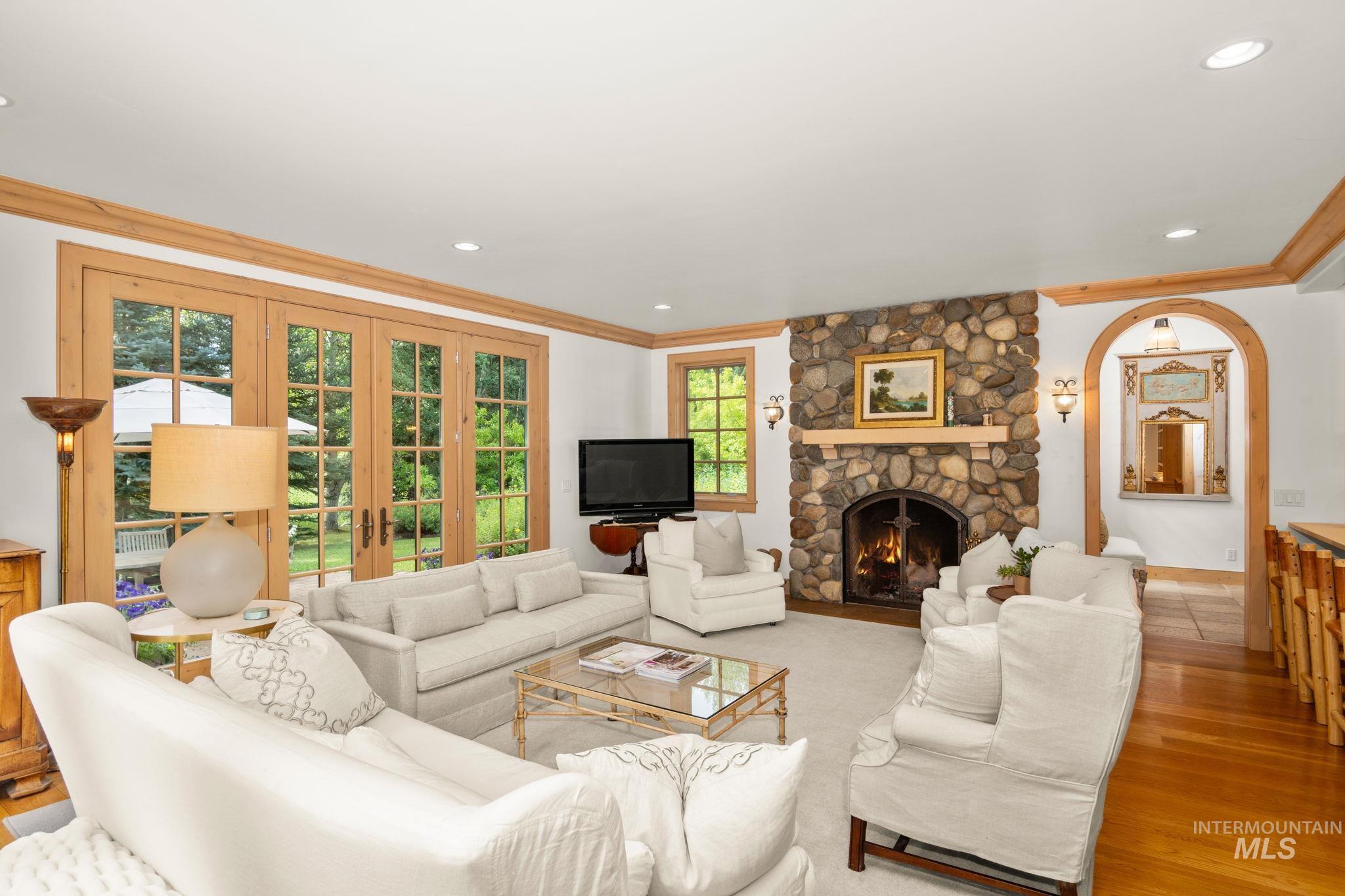 7 Rose Ct