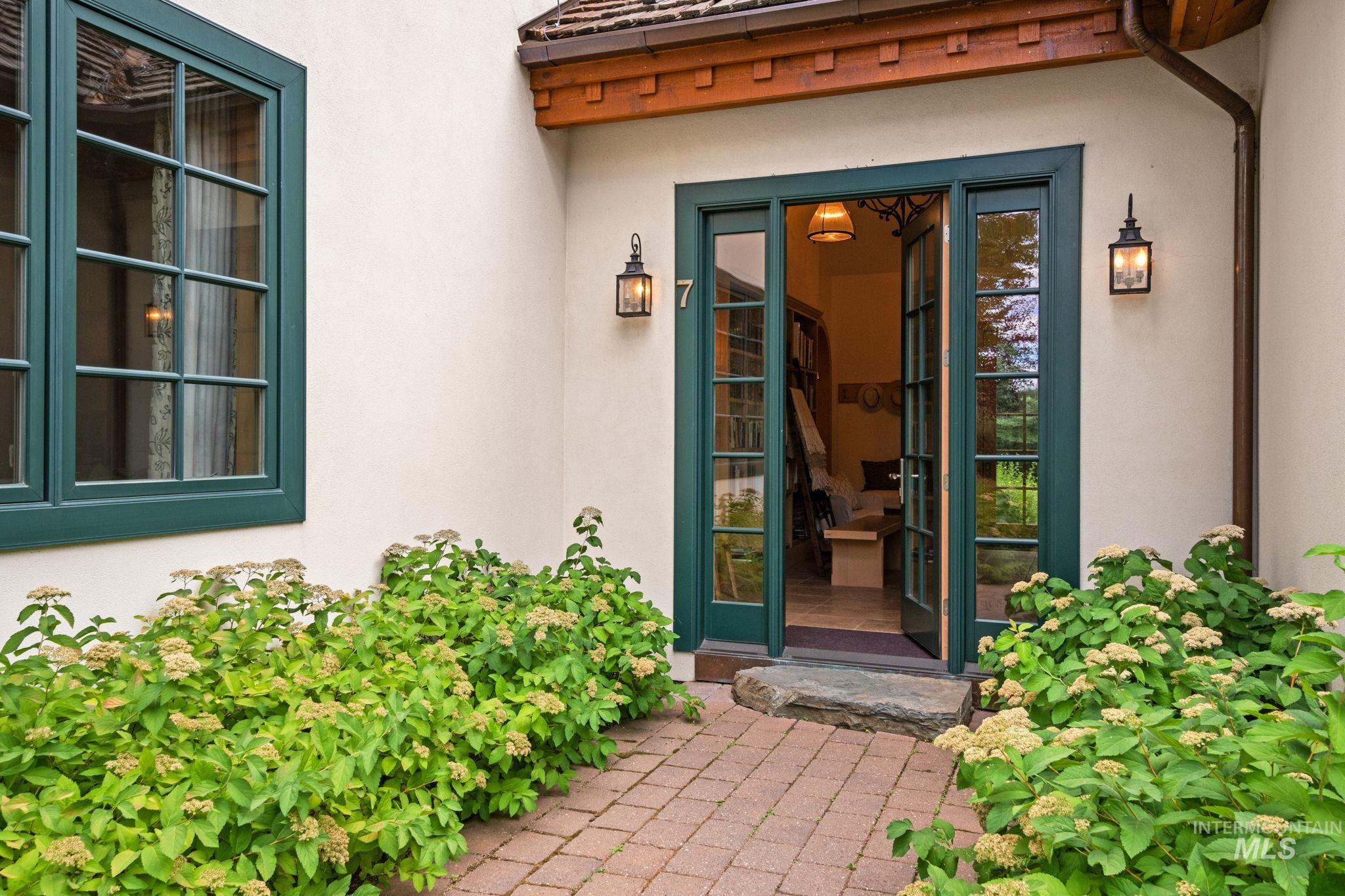 7 Rose Ct