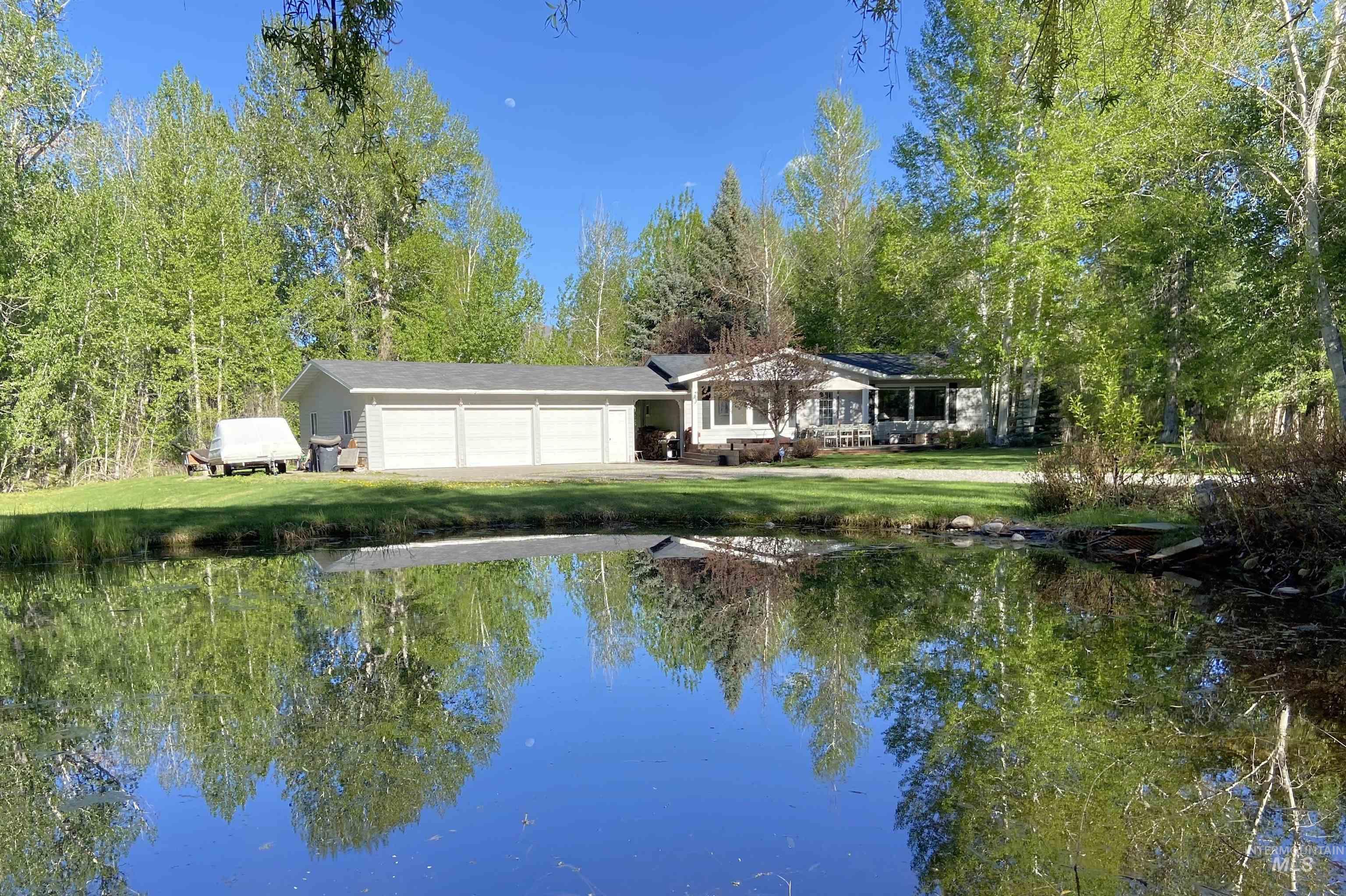 100 & 200 Trout Lane