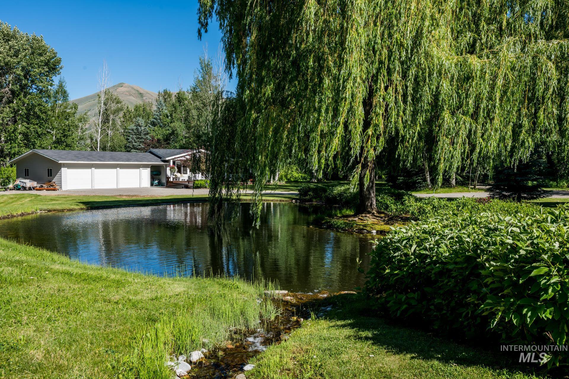 100 & 200 Trout Lane