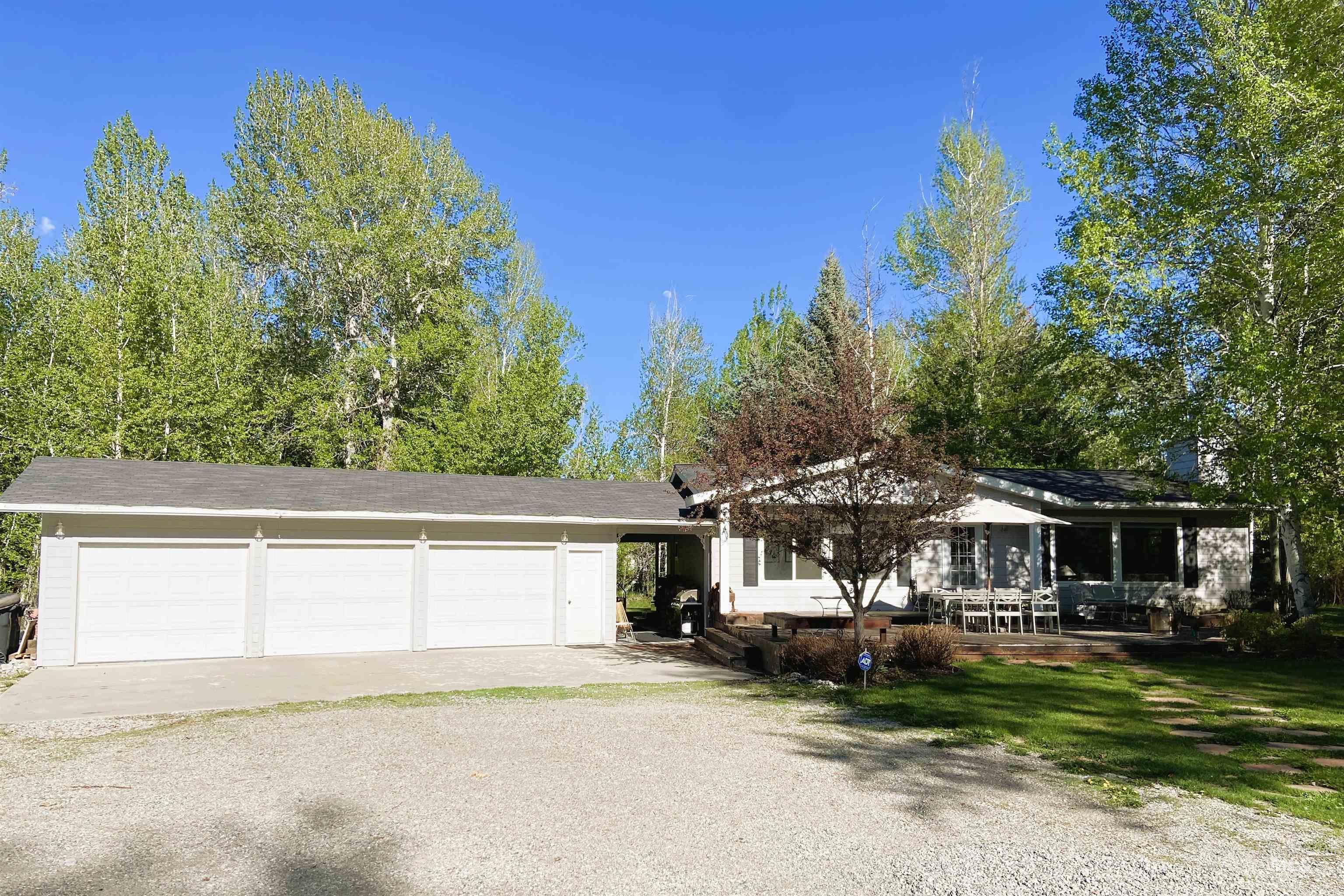 100 & 200 Trout Lane