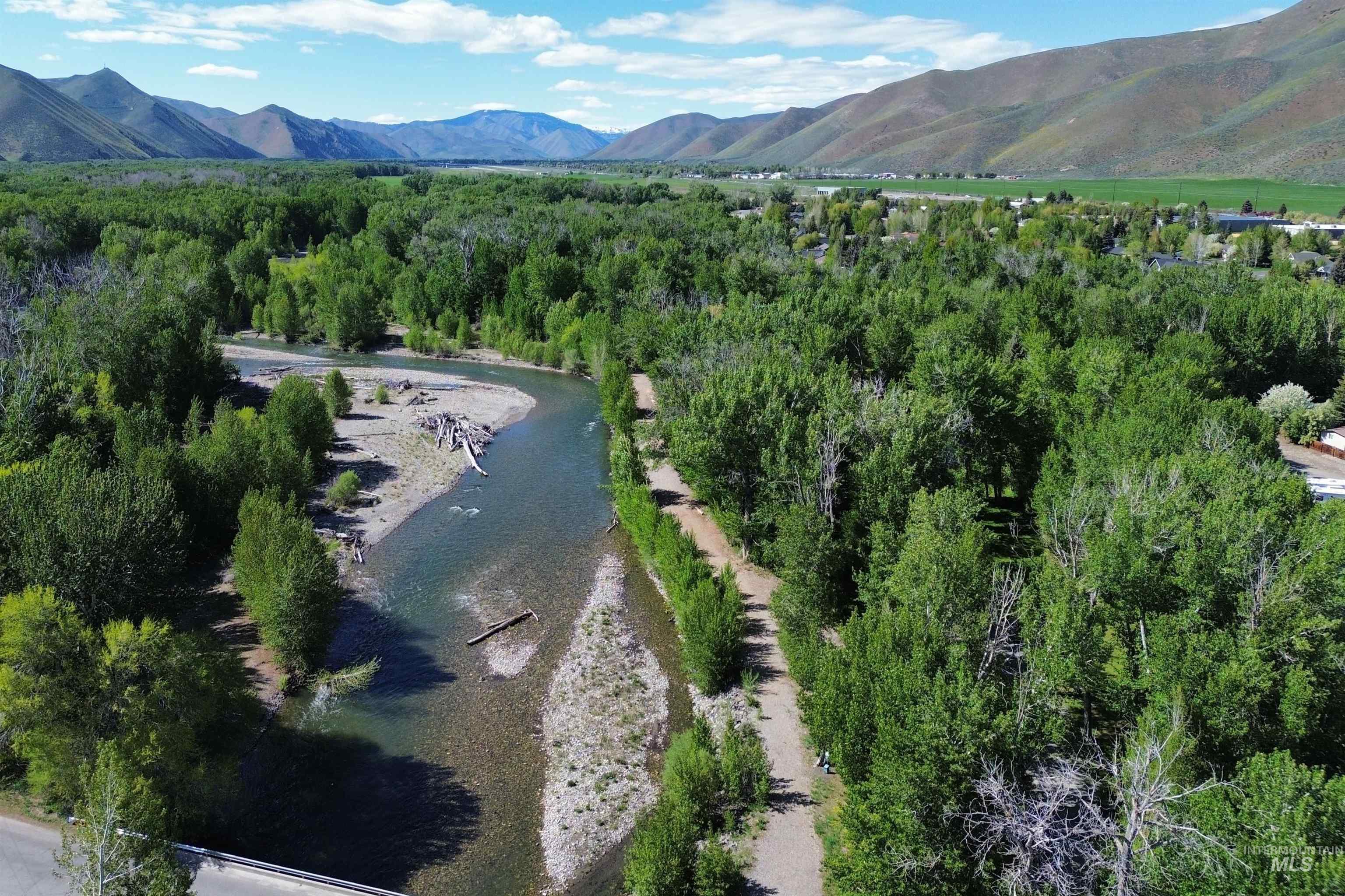 100 & 200 Trout Lane