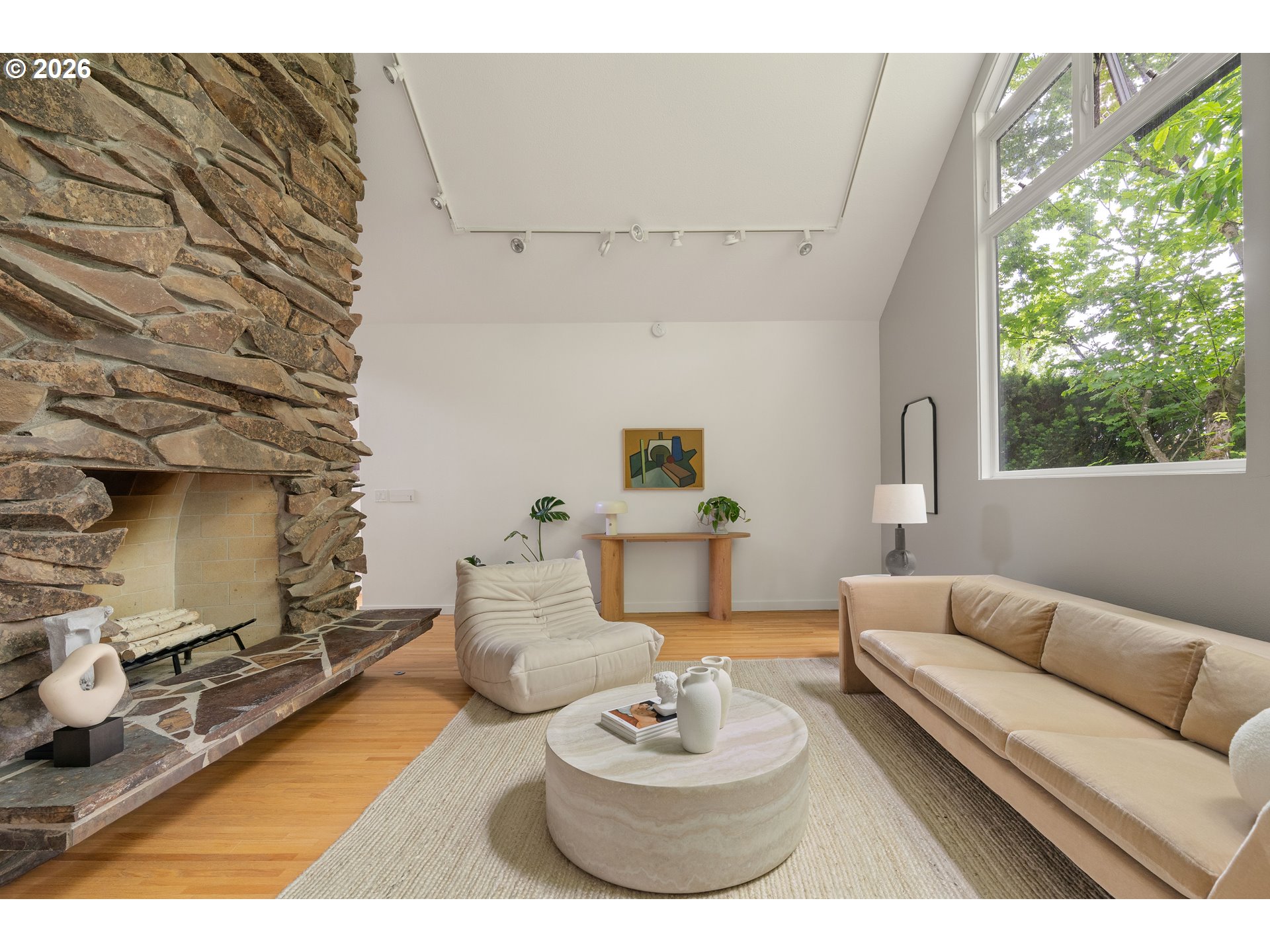 710 NW WINCHESTER TER