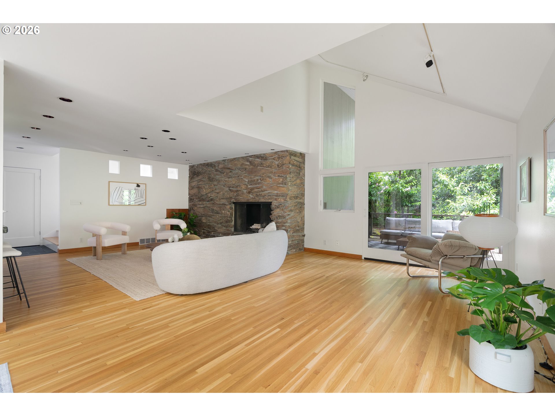 710 NW WINCHESTER TER